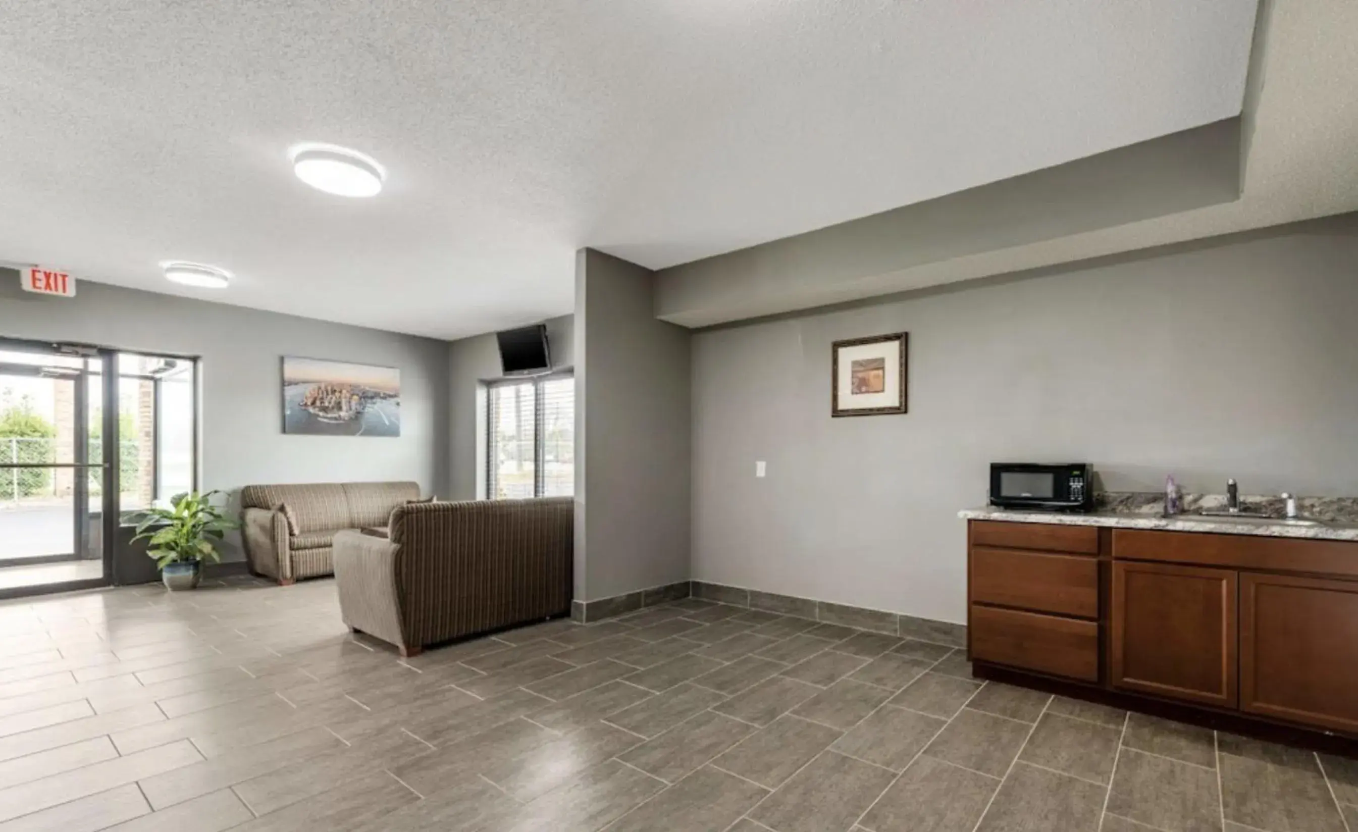 Seating Area in Econo Lodge Inn Suites