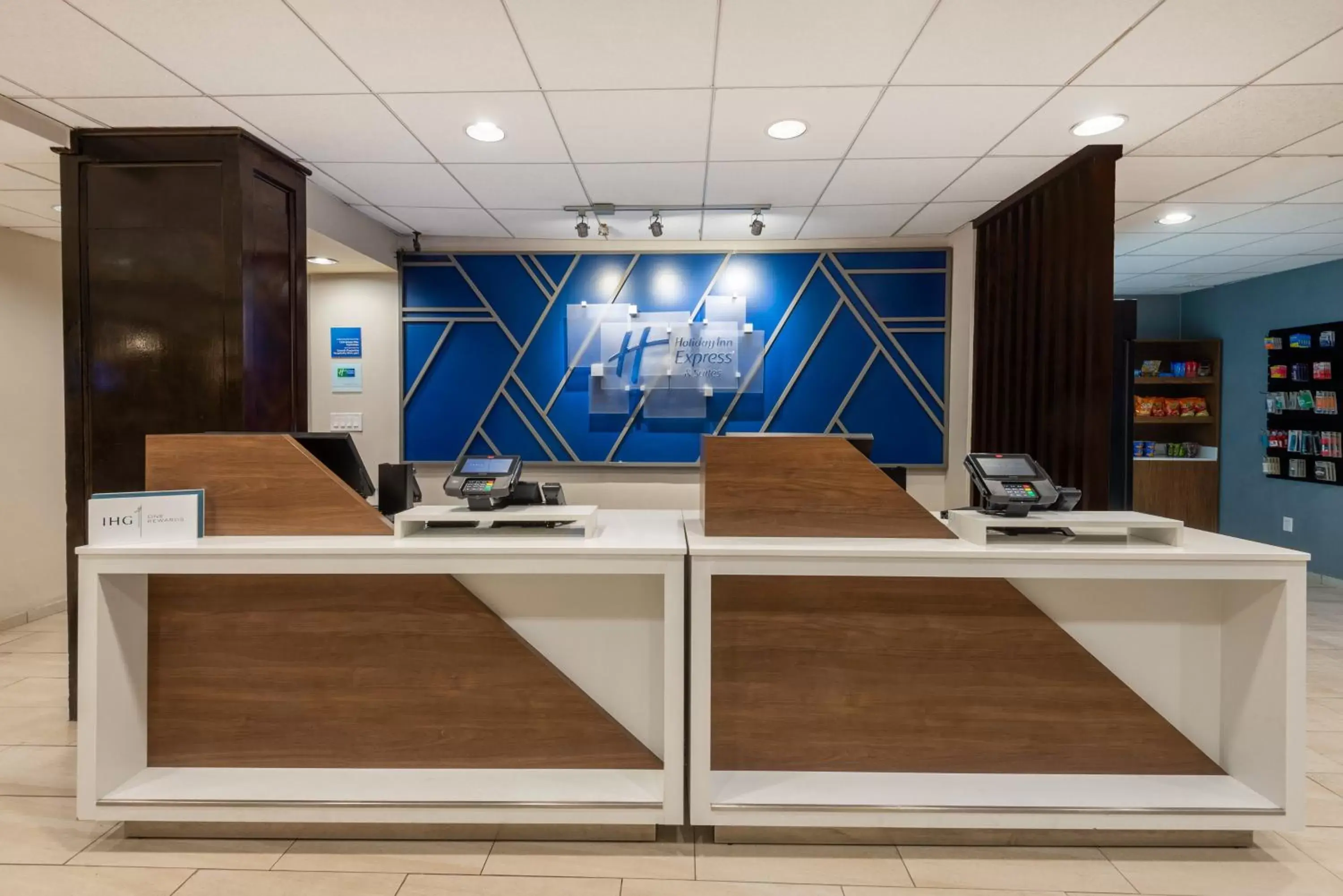 Property building in Holiday Inn Express Philadelphia NE-Bensalem by IHG Property building in Holiday Inn Express Philadelphia NE-Bensalem by IHG