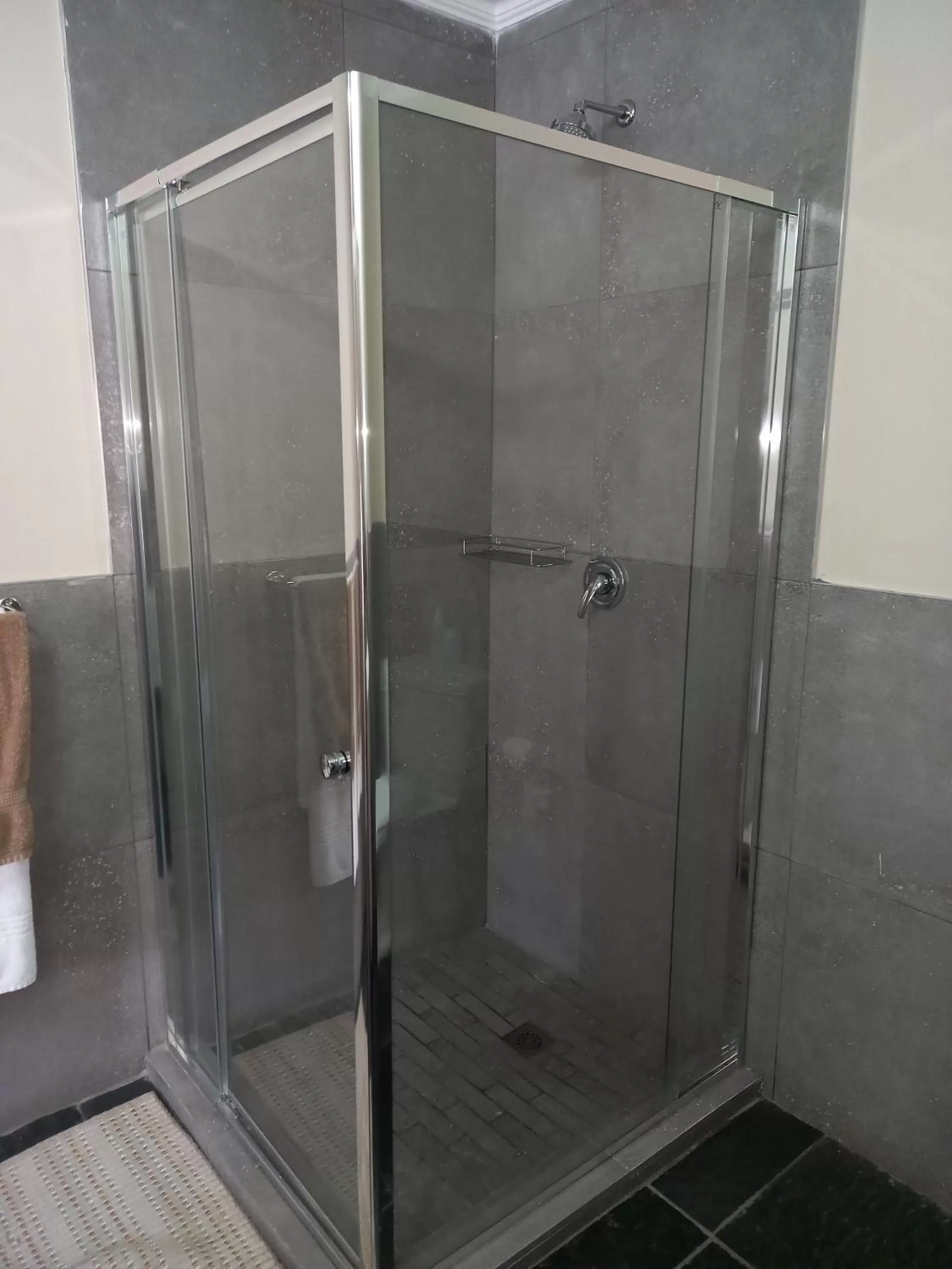 Bathroom in Troas Boutique hotel