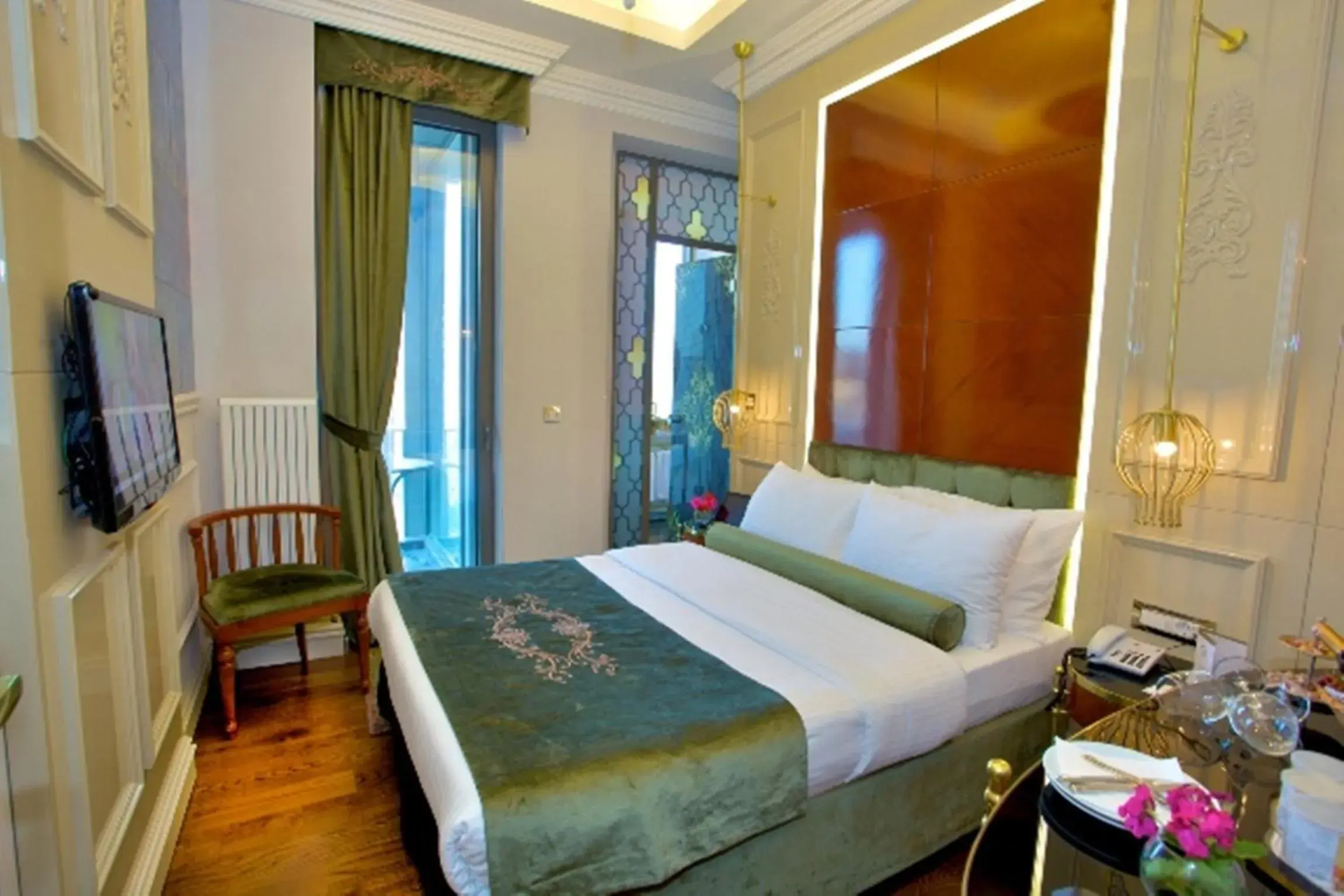 Bed in Taksim Star Hotel