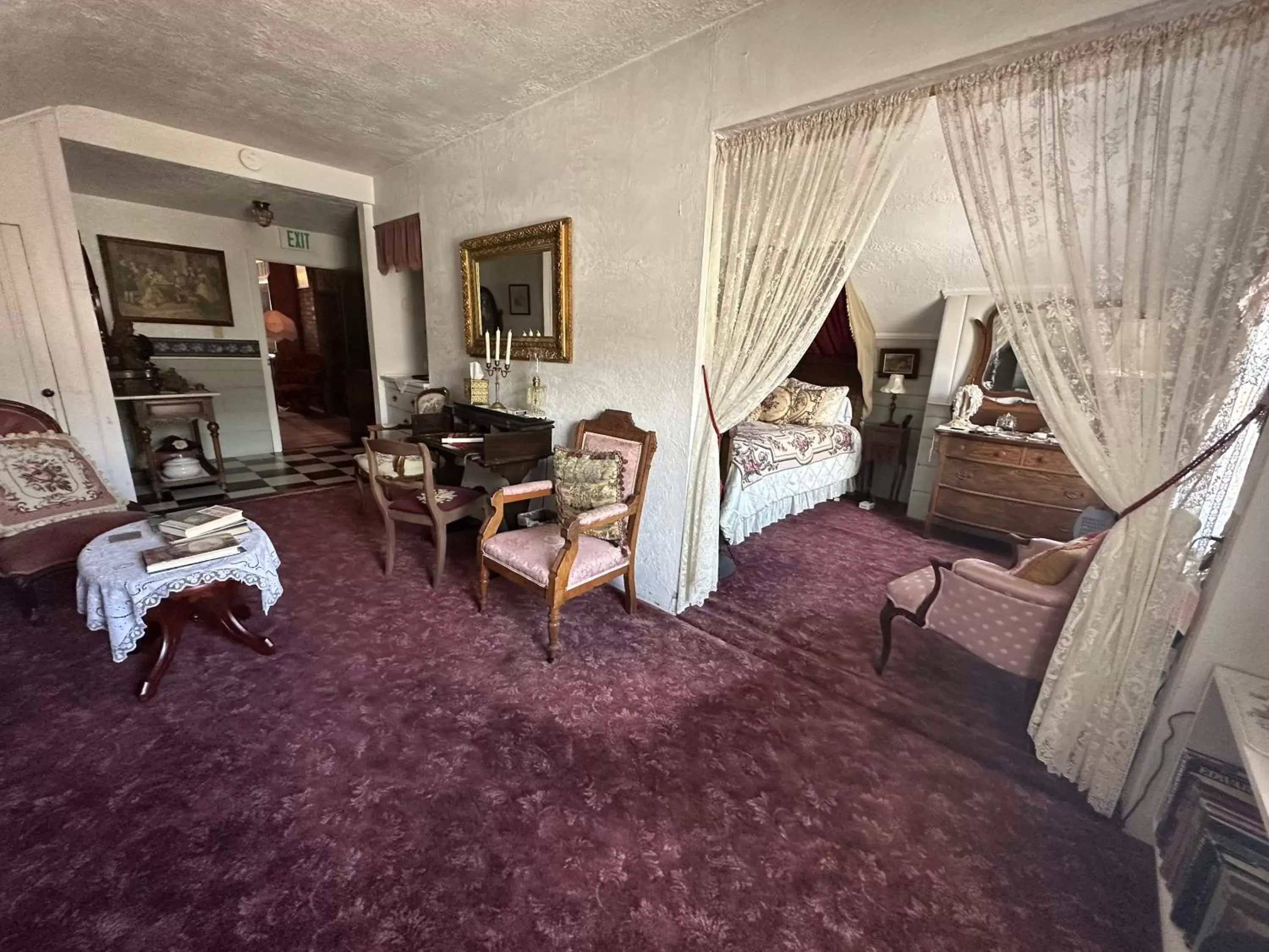 Deluxe Queen Suite in Inn of Glen Haven Deluxe Queen Suite in Inn of Glen Haven