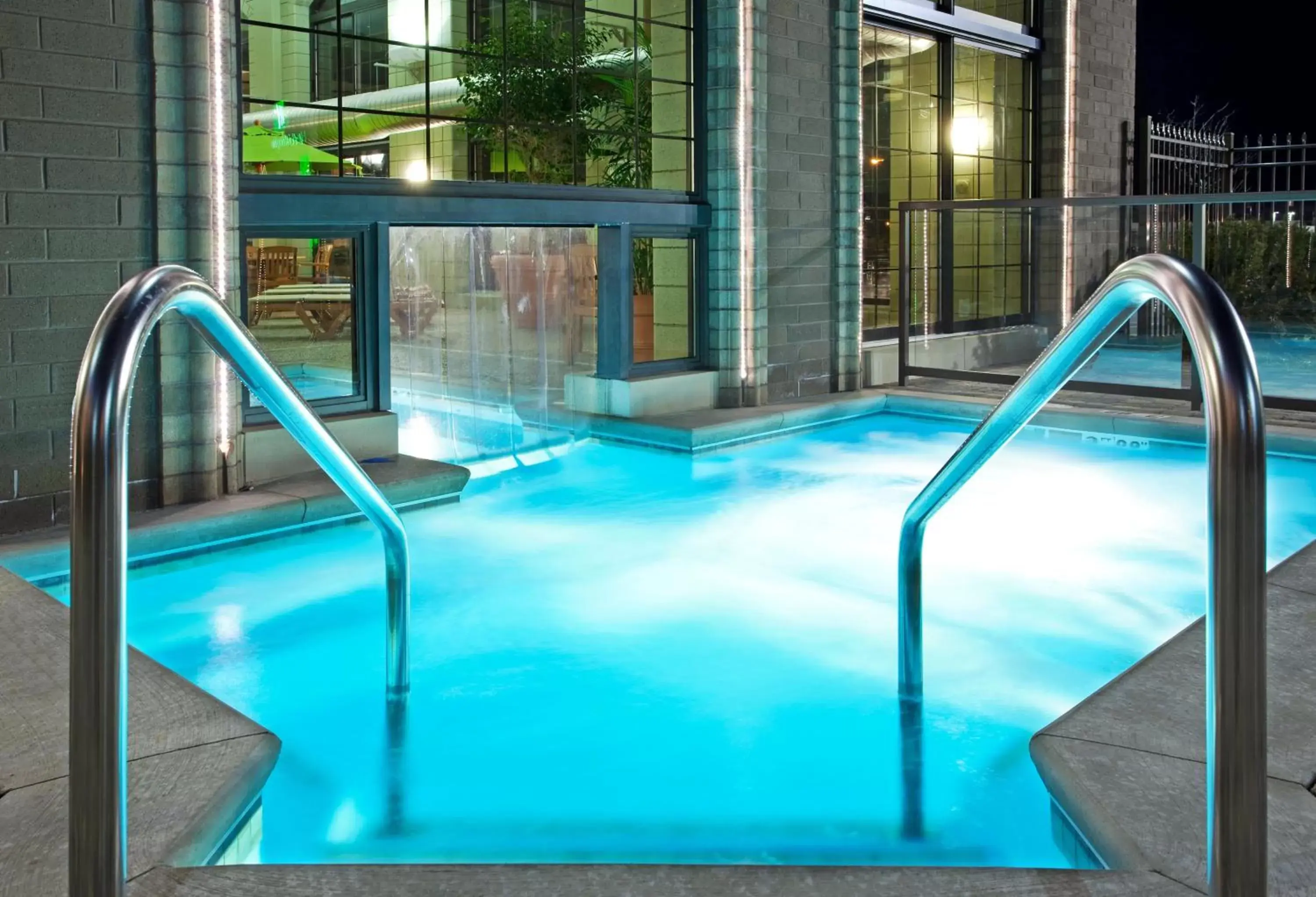 Swimming Pool in Holiday Inn Midland, an IHG Hotel