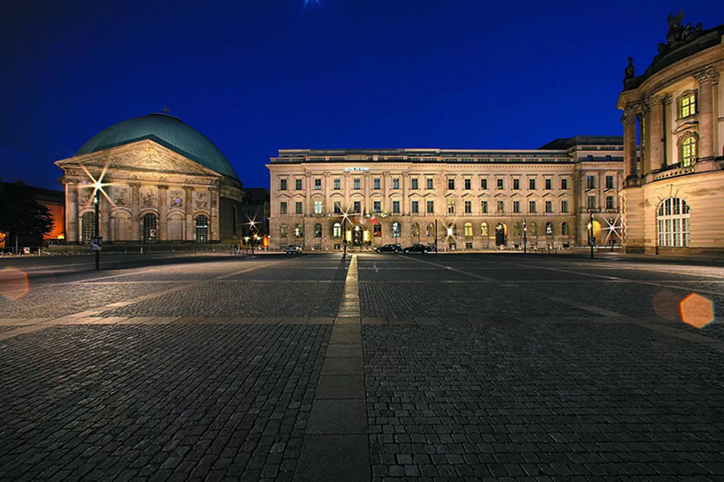 Nearby landmark, Property Building in Rocco Forte Hotel De Rome