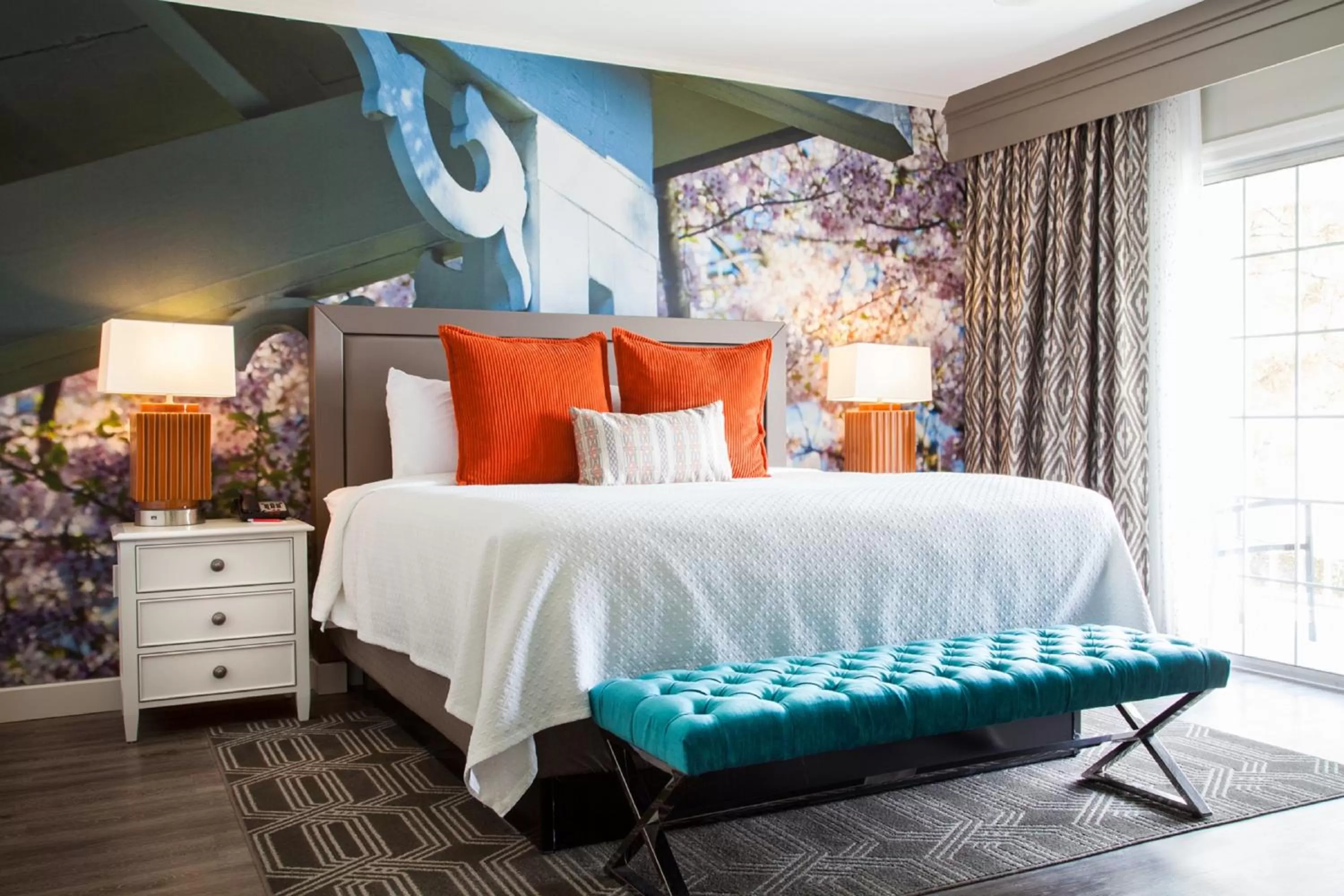 Photo of the whole room, Bed in Hotel Indigo Atlanta Vinings by IHG