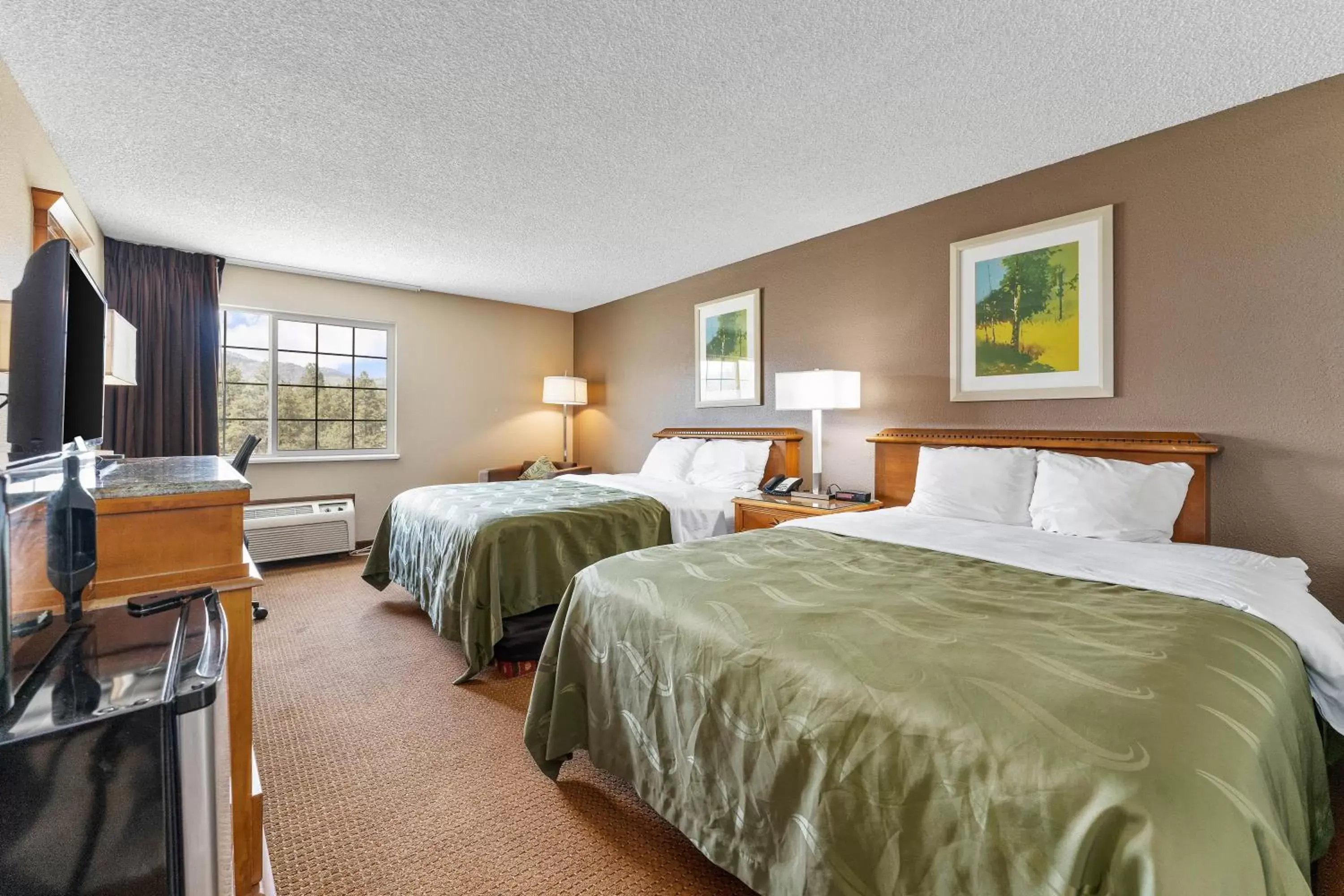 Photo of the whole room, Bed in Quality Inn Okanogan