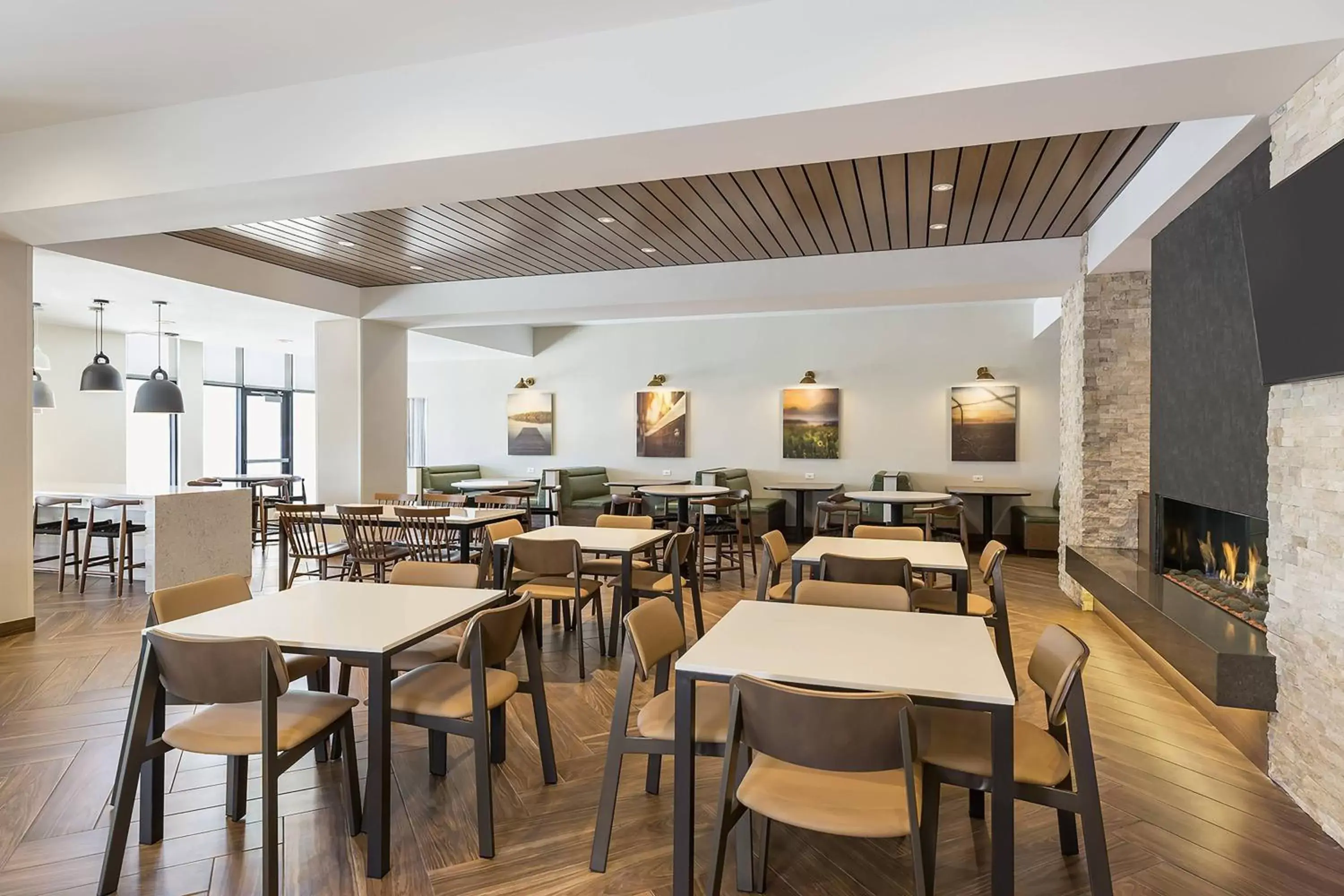 Breakfast, Restaurant/Places to Eat in Fairfield Inn & Suites by Marriott Minneapolis North/Blaine