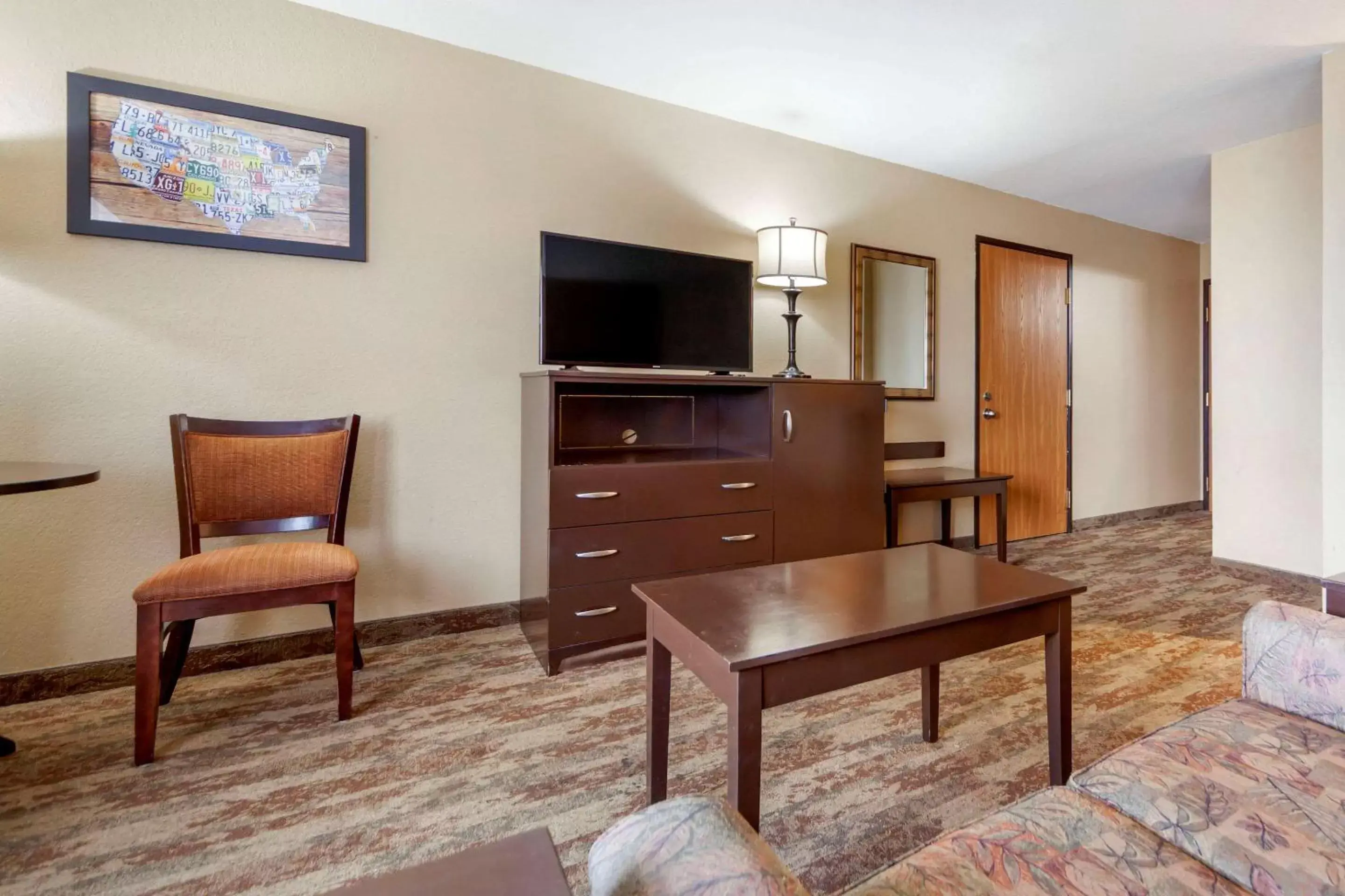 Photo of the whole room, Seating Area in Econo Lodge Black Hills