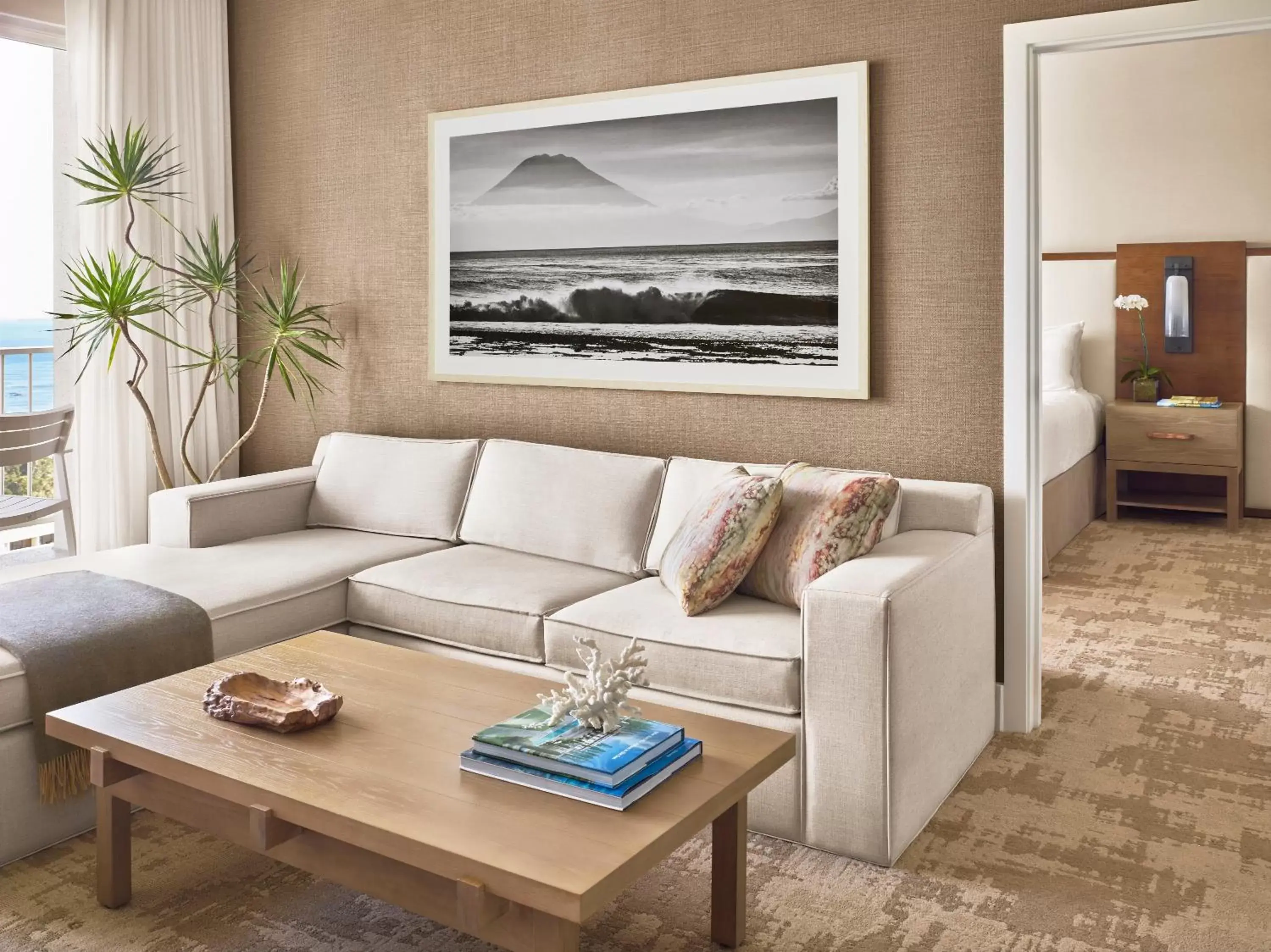 Living room, Seating Area in 'Alohilani Resort Waikiki Beach