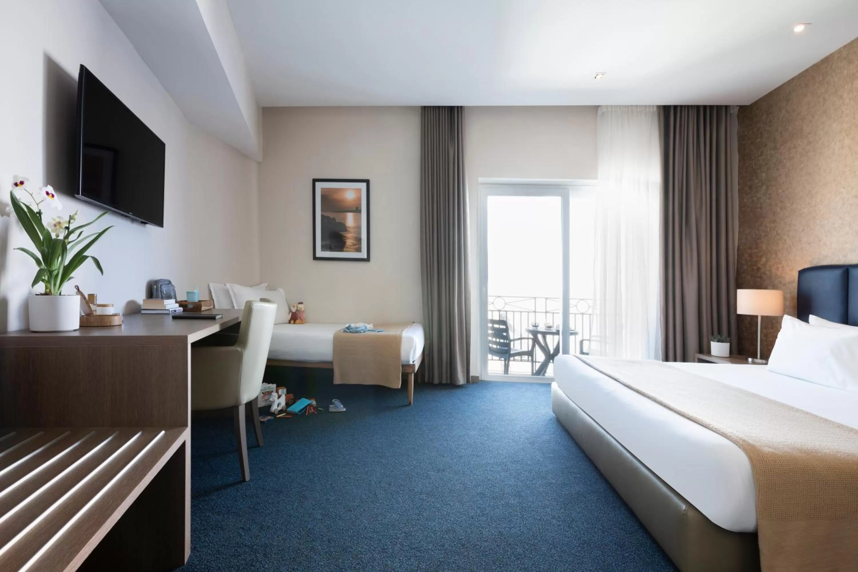 TV and multimedia, Bed in Waterfront