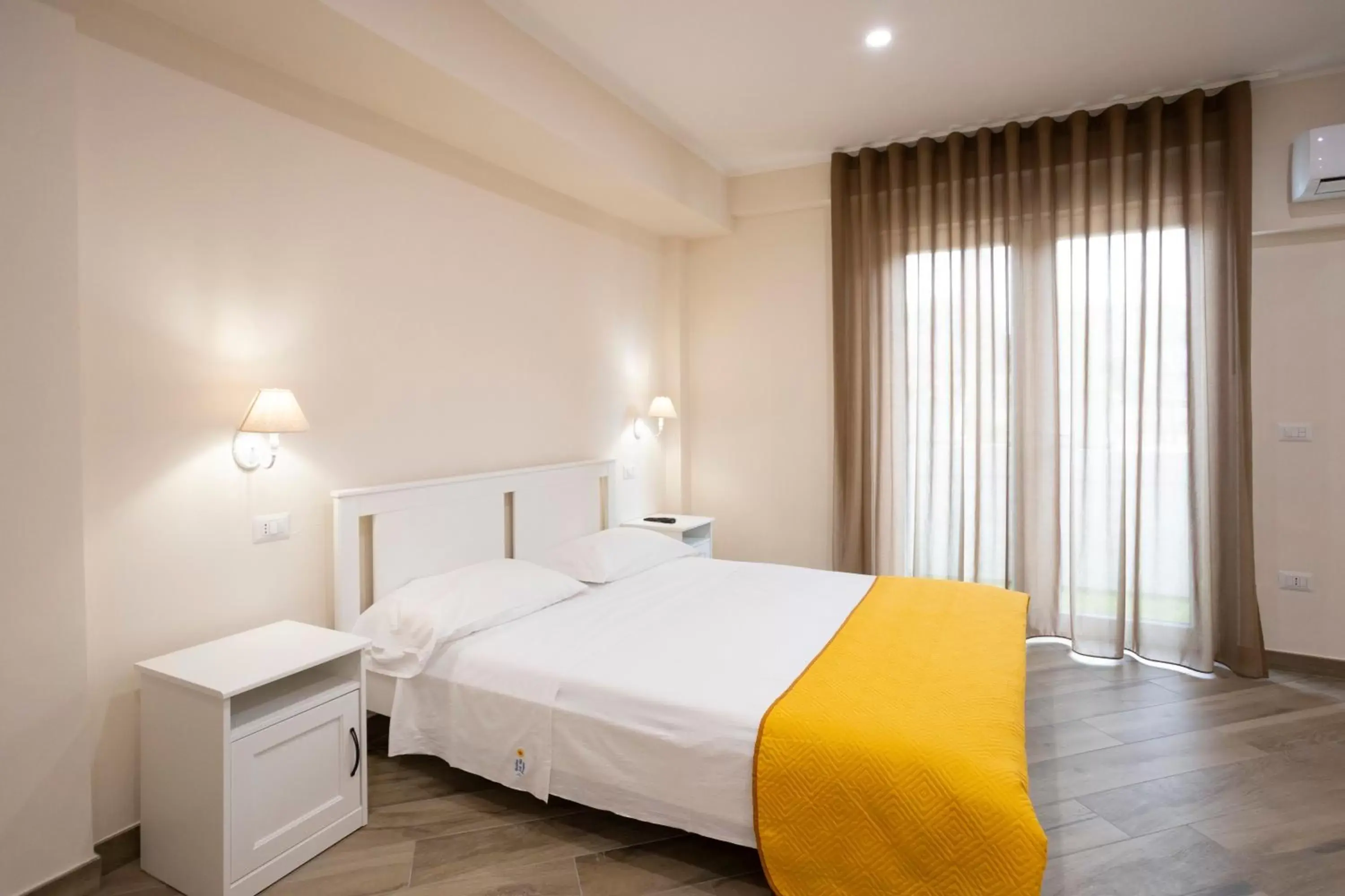 Double Room - single occupancy - Disability Access in Residence O'Sole Mio Pompei Double Room - single occupancy - Disability Access in Residence O'Sole Mio Pompei