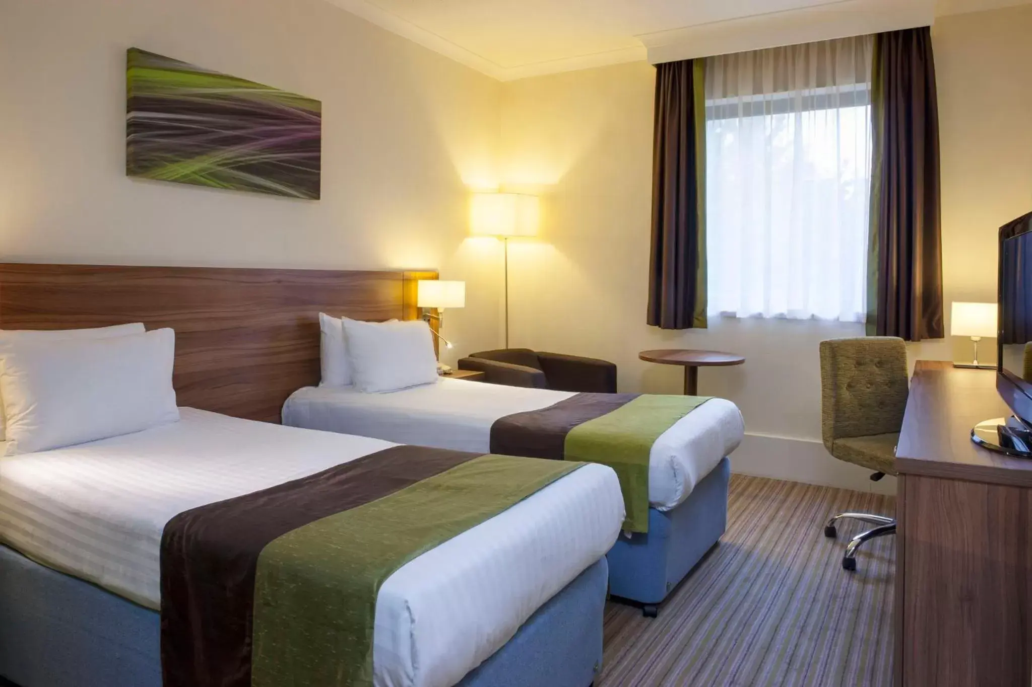 Photo of the whole room, Bed in Holiday Inn Leamington Spa - Warwick, an IHG Hotel