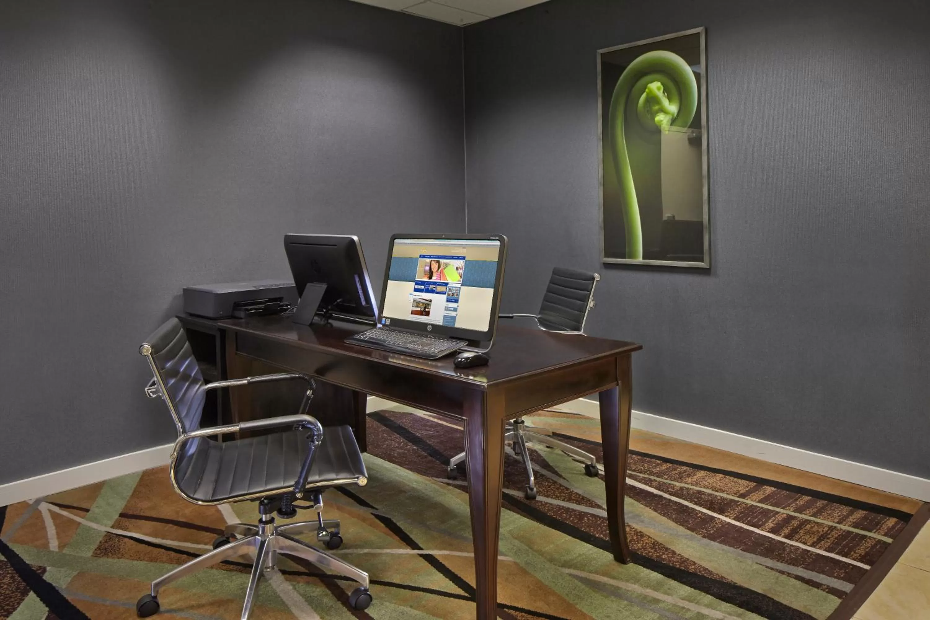 Business facilities in SummerPlace Inn