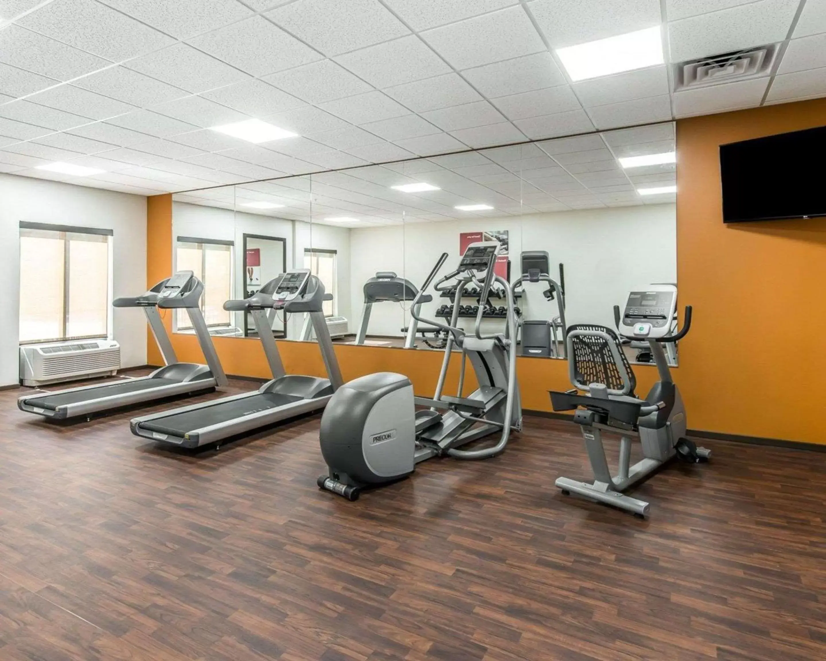 Fitness centre/facilities, Fitness Center/Facilities in Comfort Suites near Rainbow Springs Dunnellon