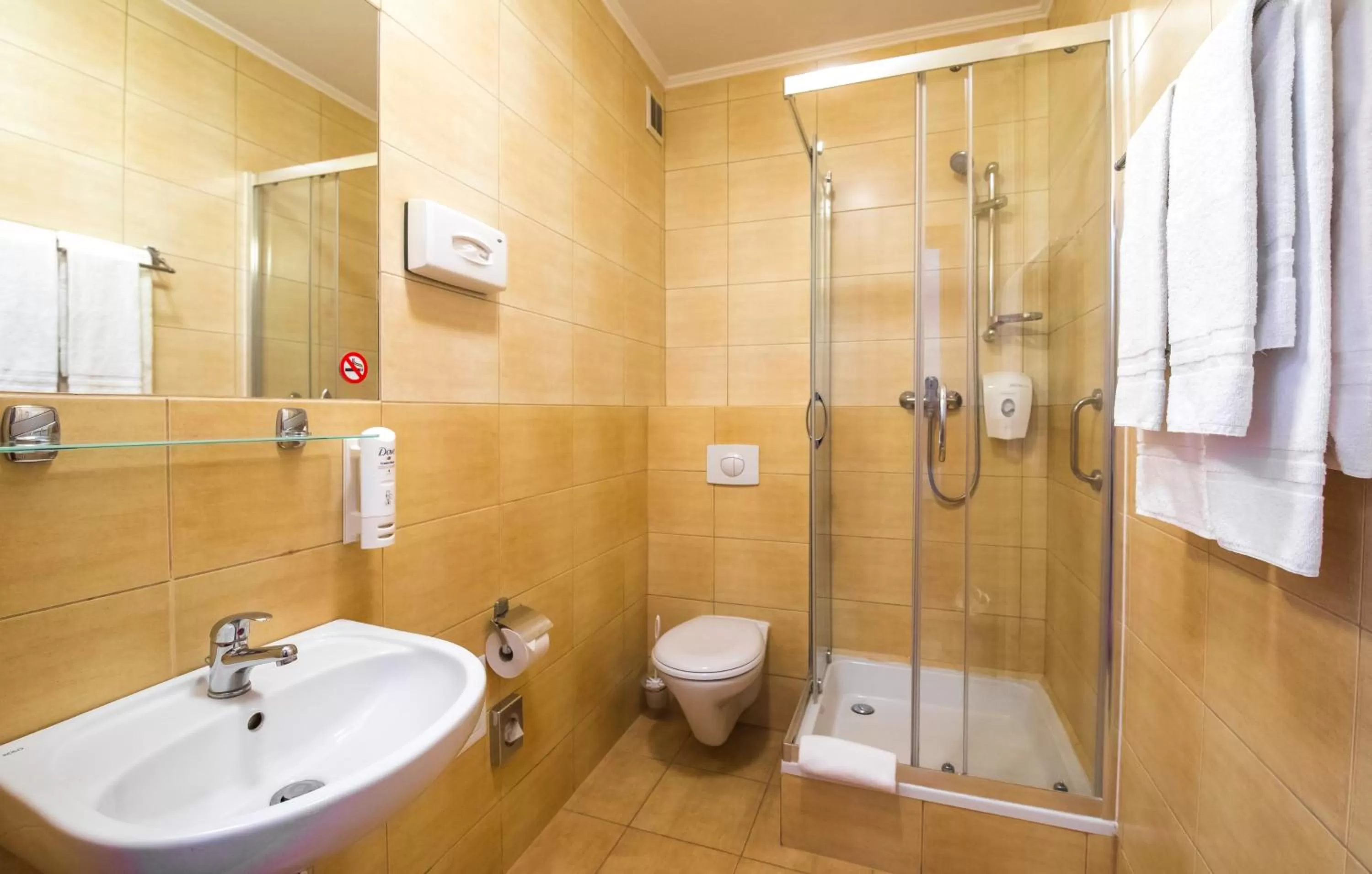 Bathroom in Best Western Hotel Portos