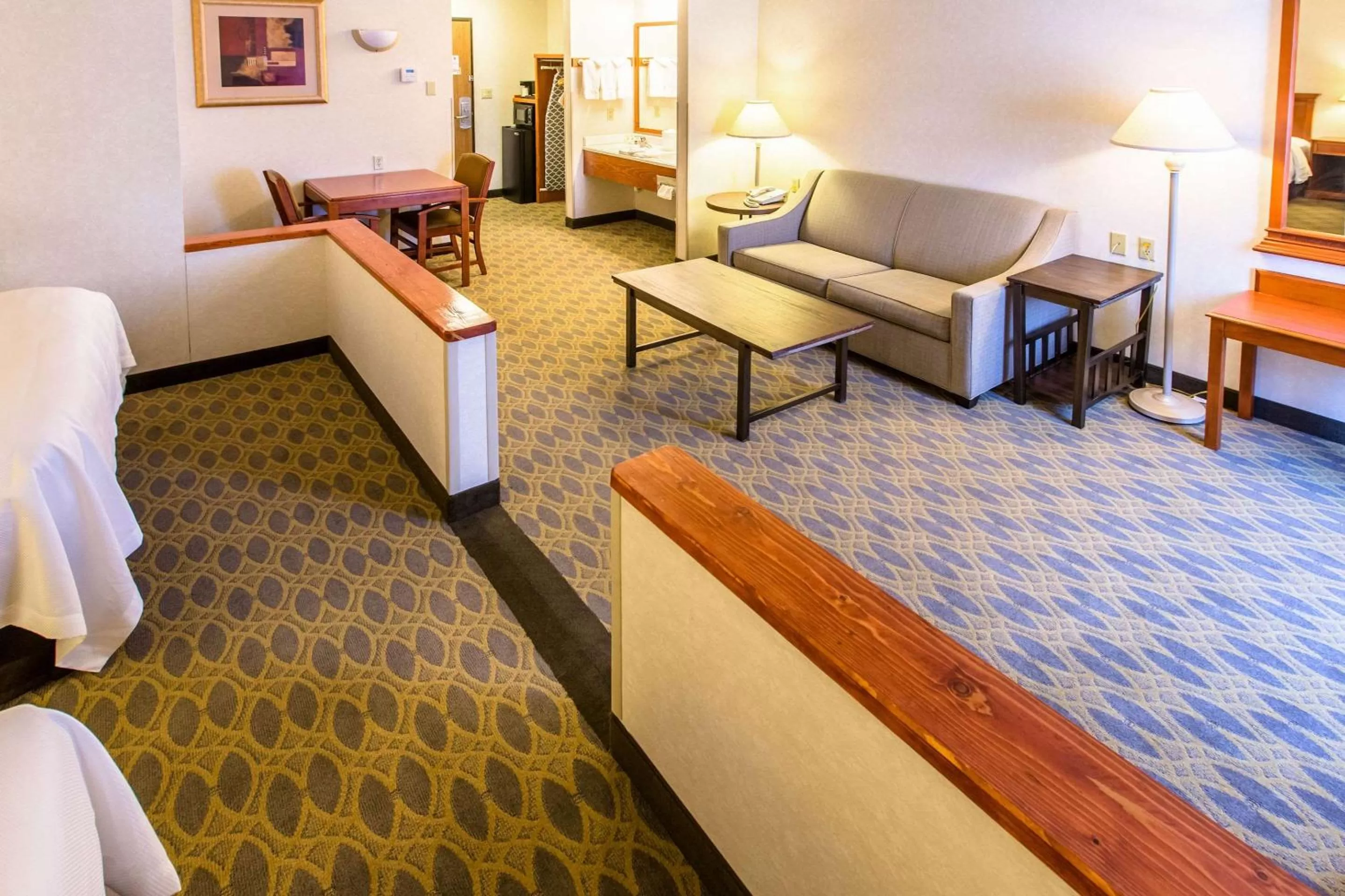 Photo of the whole room, Bed in Quality Inn & Suites University