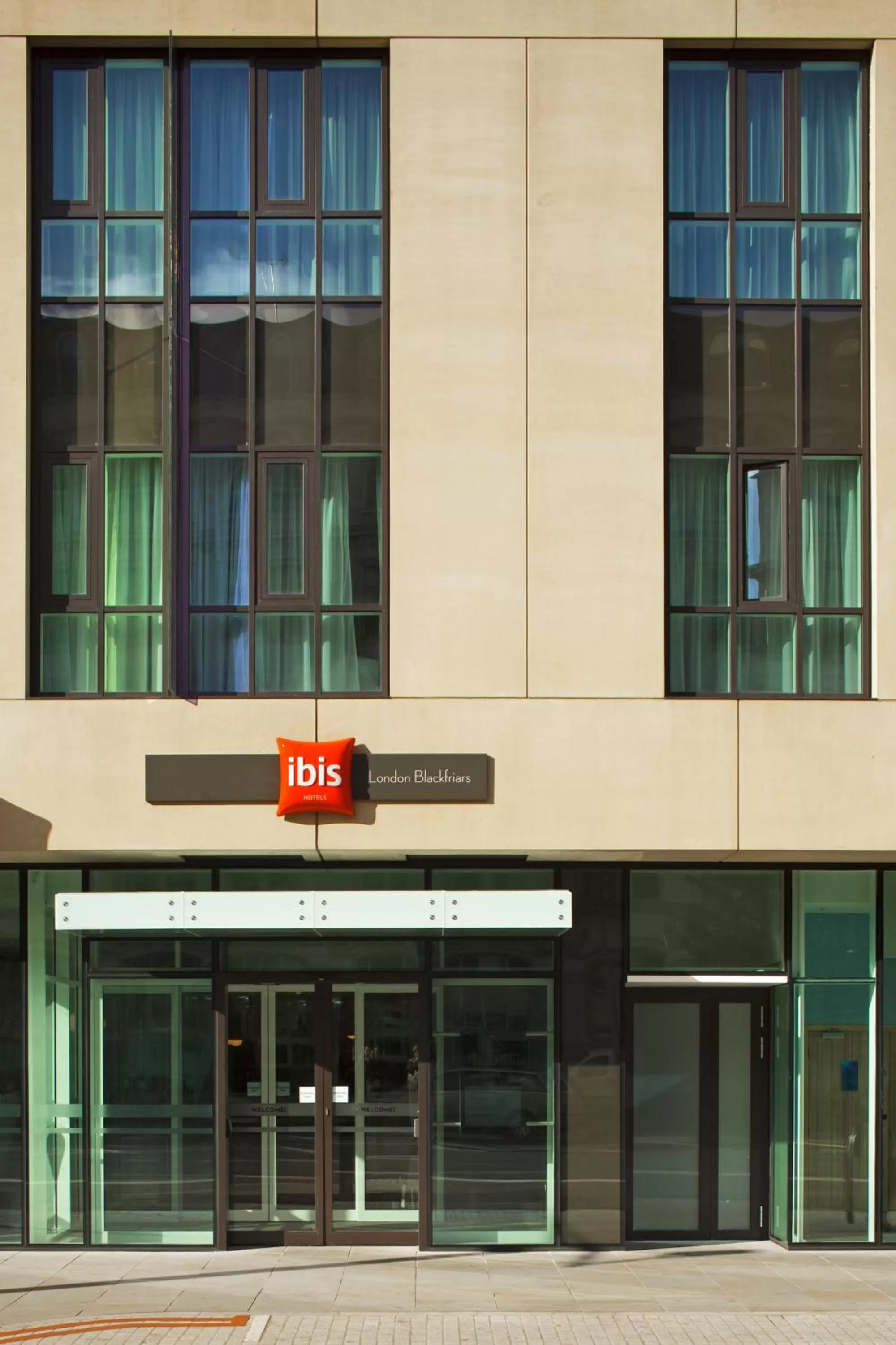 Facade/entrance in ibis London Blackfriars