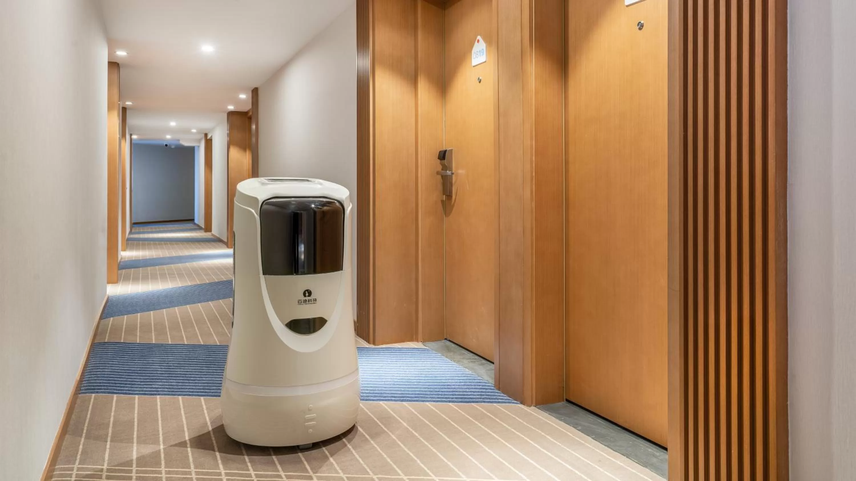 Business facilities in Holiday Inn Express Qingdao City Center by IHG