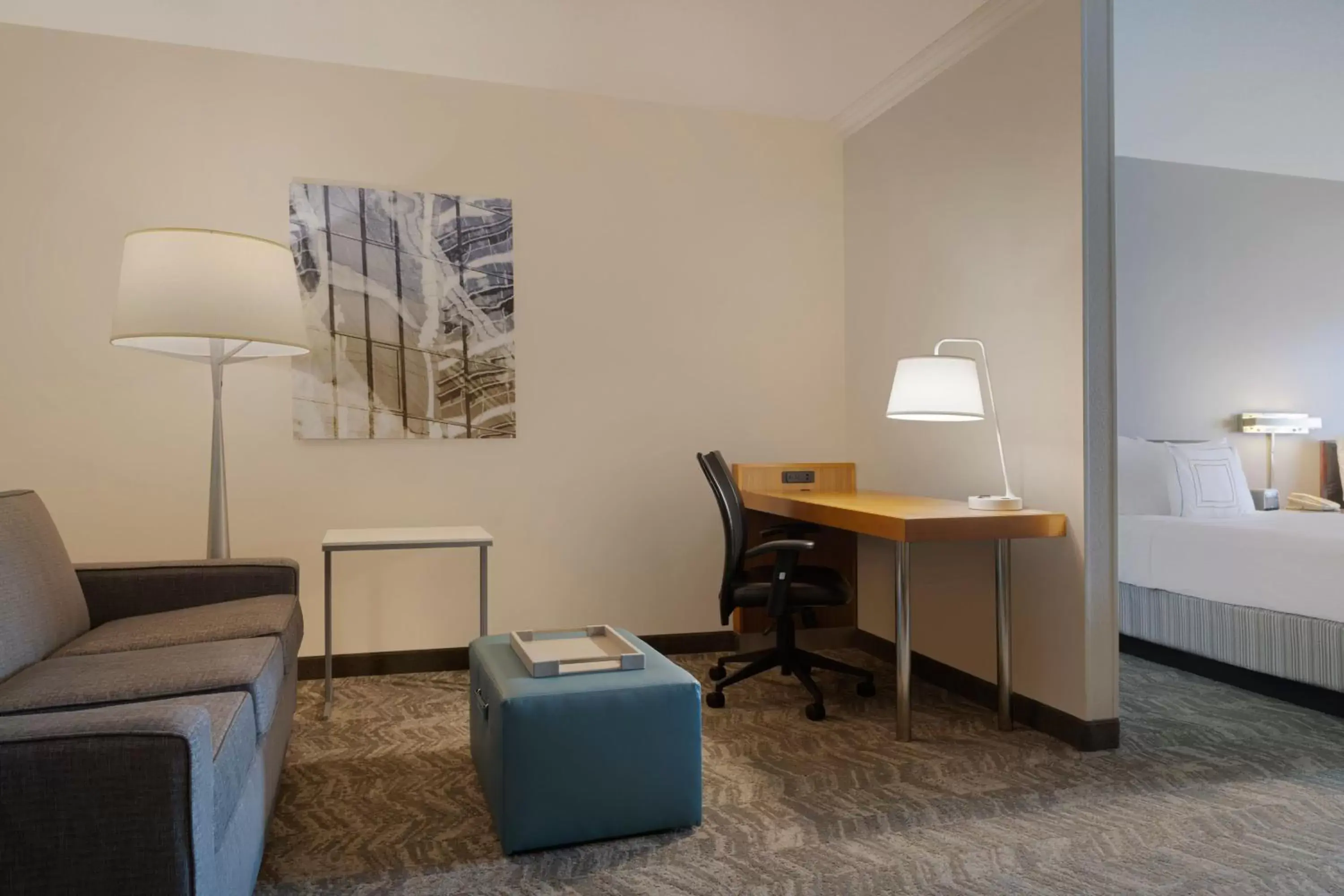Bedroom, Seating Area in SpringHill Suites by Marriott Newark International Airport