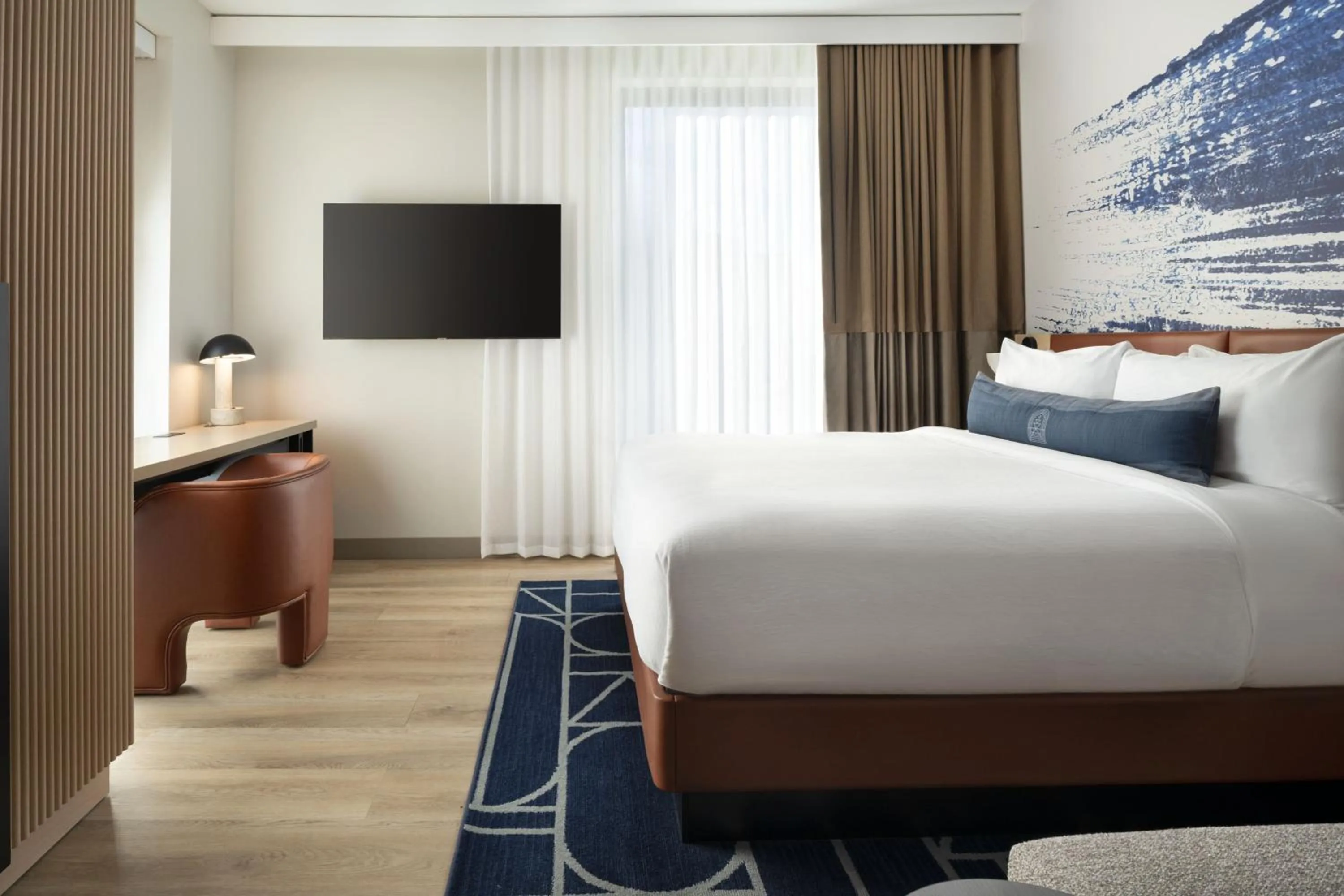 Bedroom, Bed in Cascade Hotel, Kansas City, a Tribute Portfolio Hotel