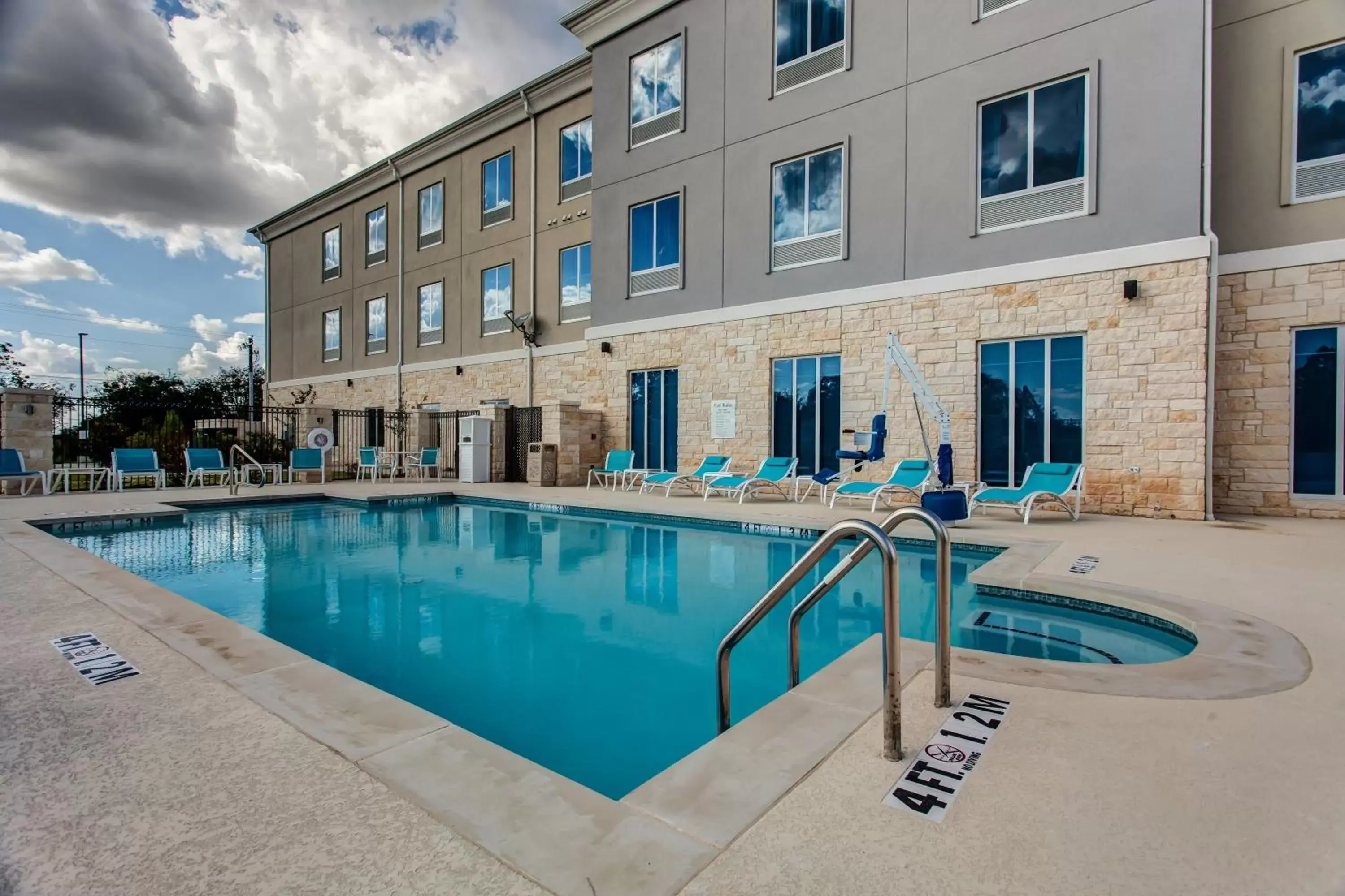 Swimming pool in Holiday Inn Express & Suites Gatesville - N. Ft Hood by IHG Swimming pool in Holiday Inn Express & Suites Gatesville - N. Ft Hood by IHG