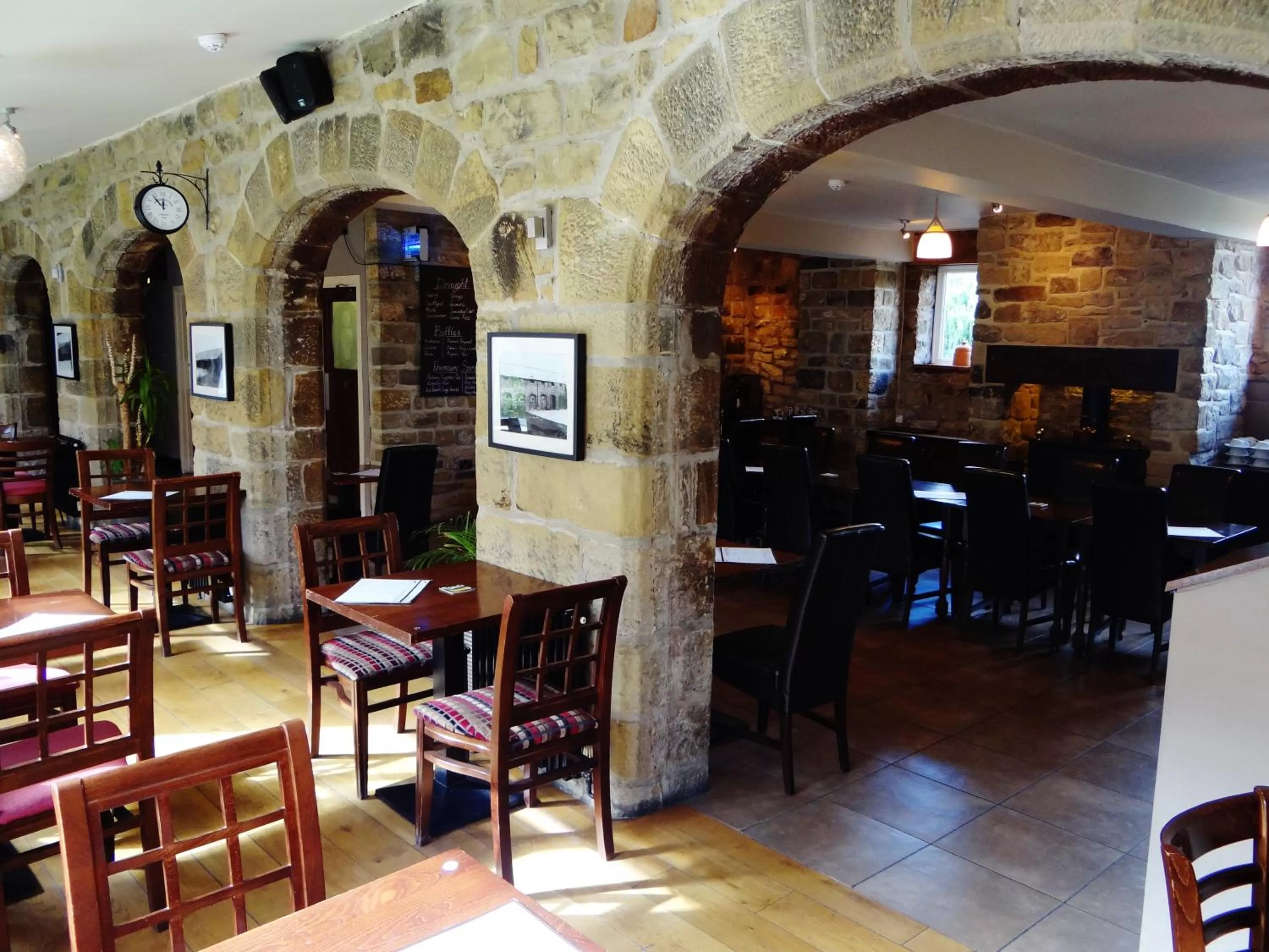 Restaurant/places to eat in The Angel View Hotel