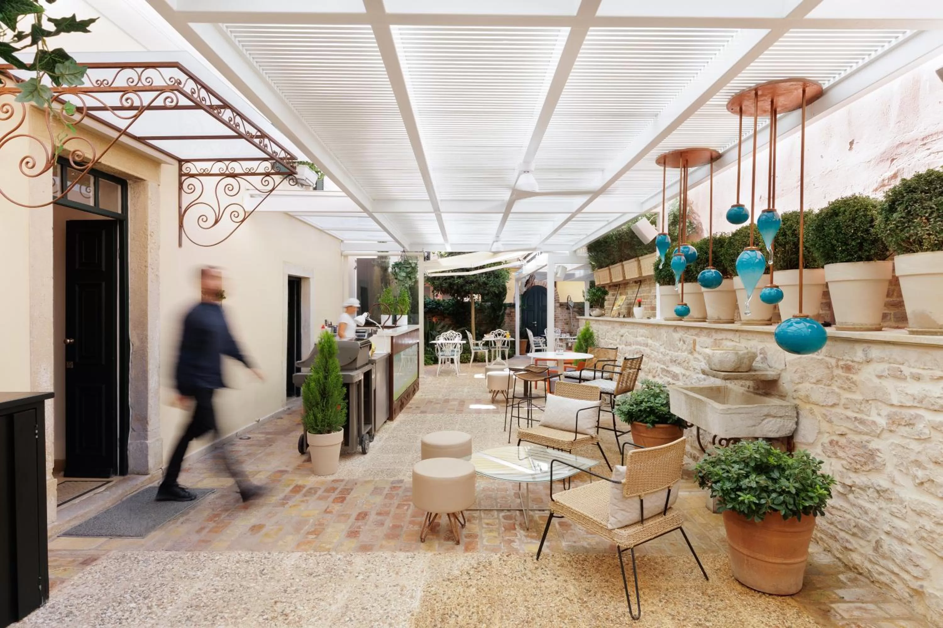 Lounge or bar in Acanthus blue