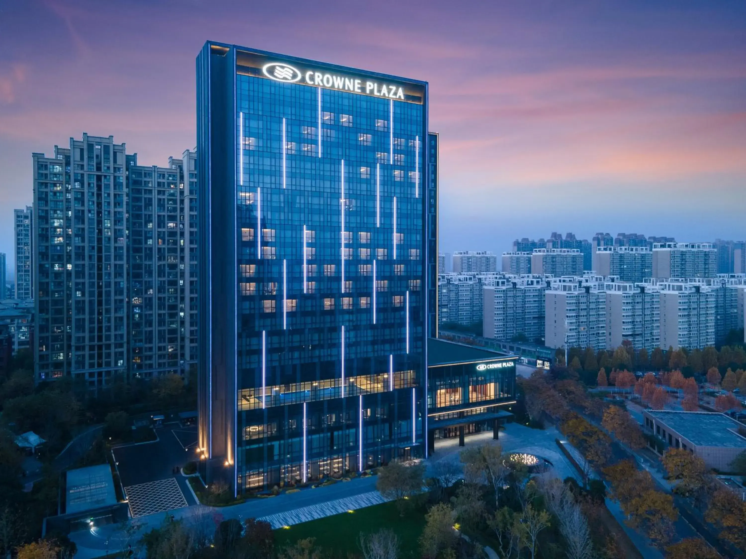 Property building in Crowne Plaza Zhengzhou High Tech Zone, an IHG Hotel