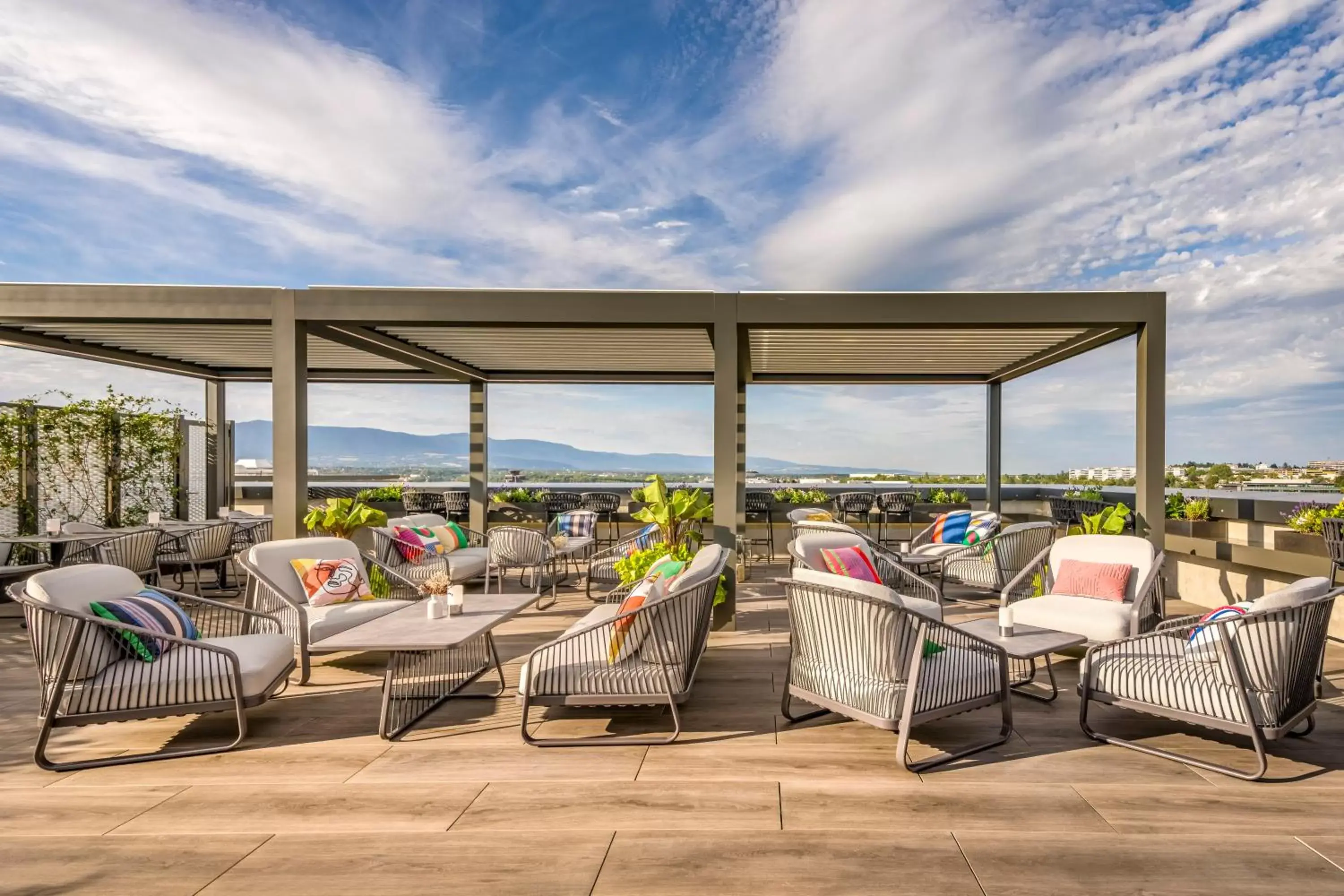 Patio in Geneva Marriott Hotel