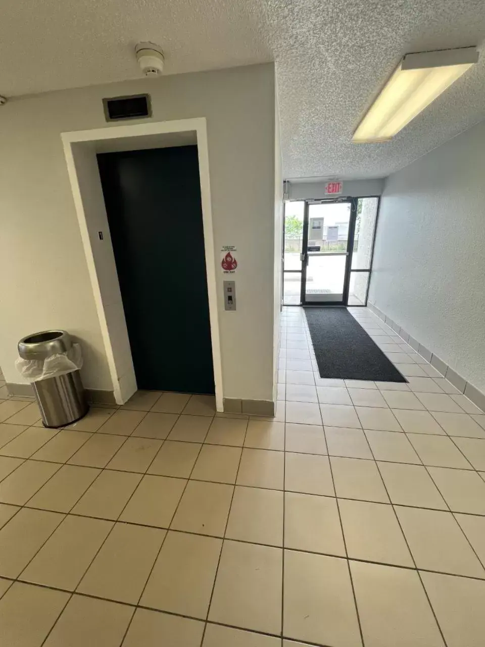 elevator in Motel 6-Council Bluffs, IA - Omaha East