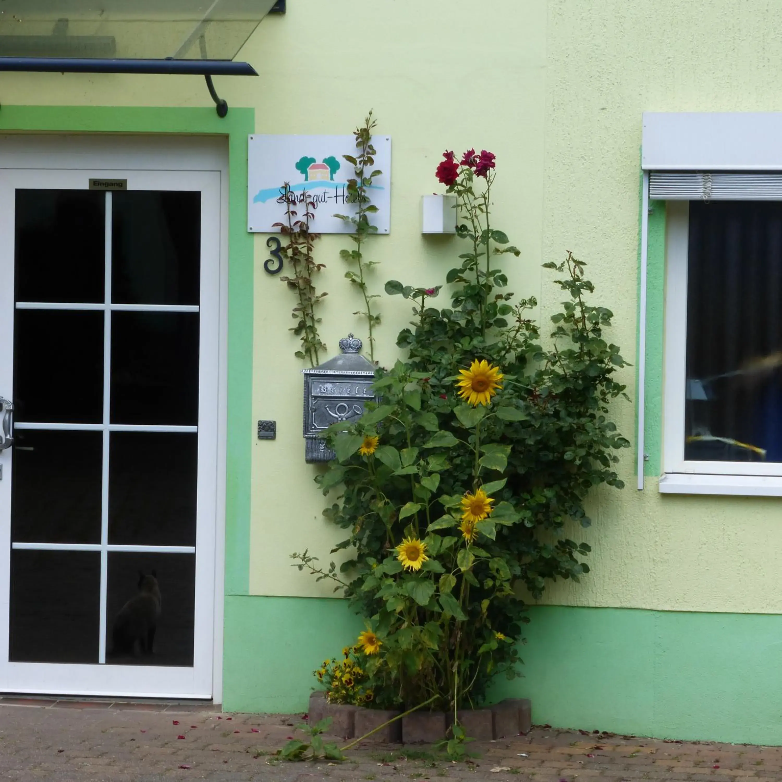 Facade/entrance in Land-gut-Hotel Schenkenberger Hof