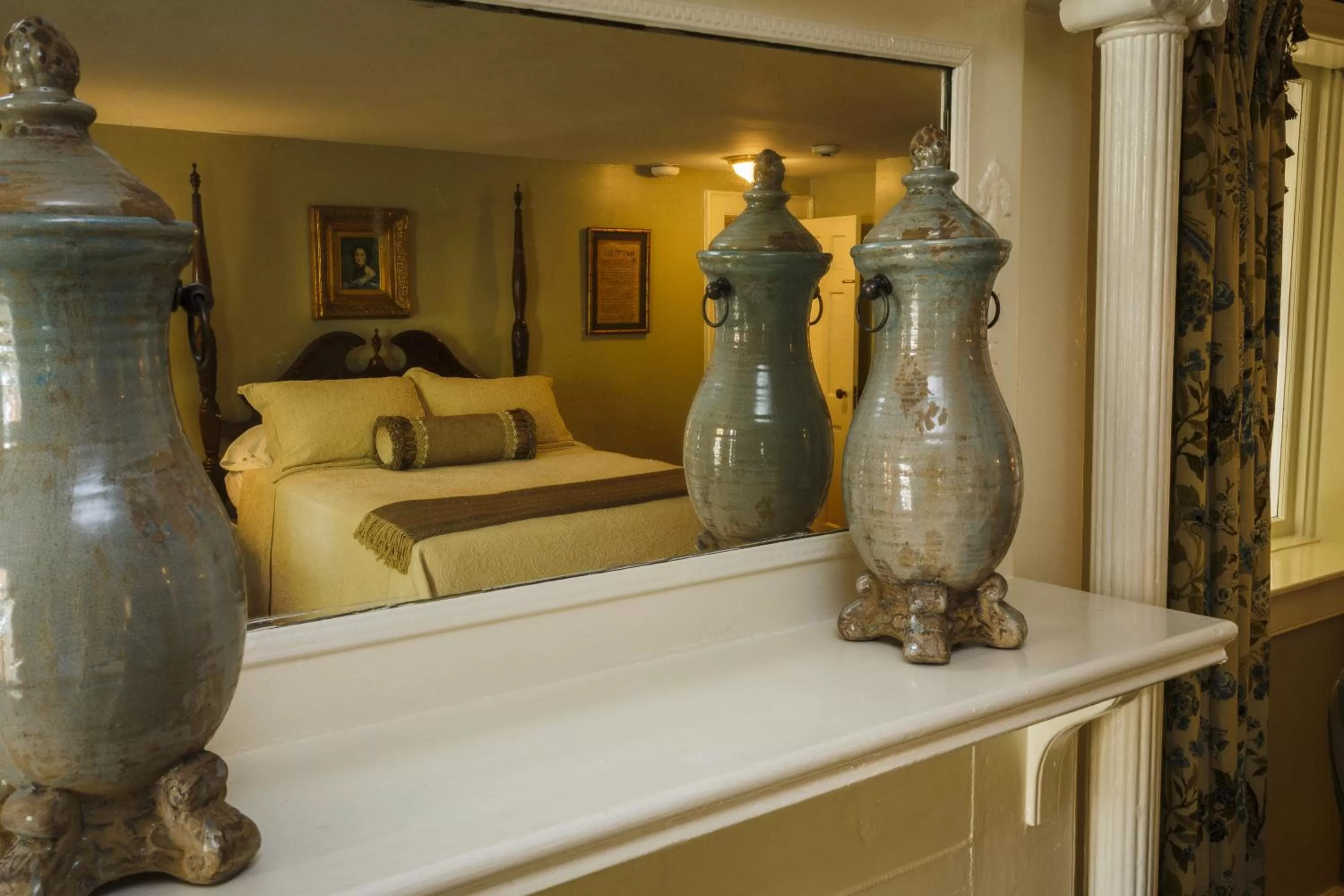 Decorative detail in Eliza Thompson House, Historic Inns of Savannah Collection