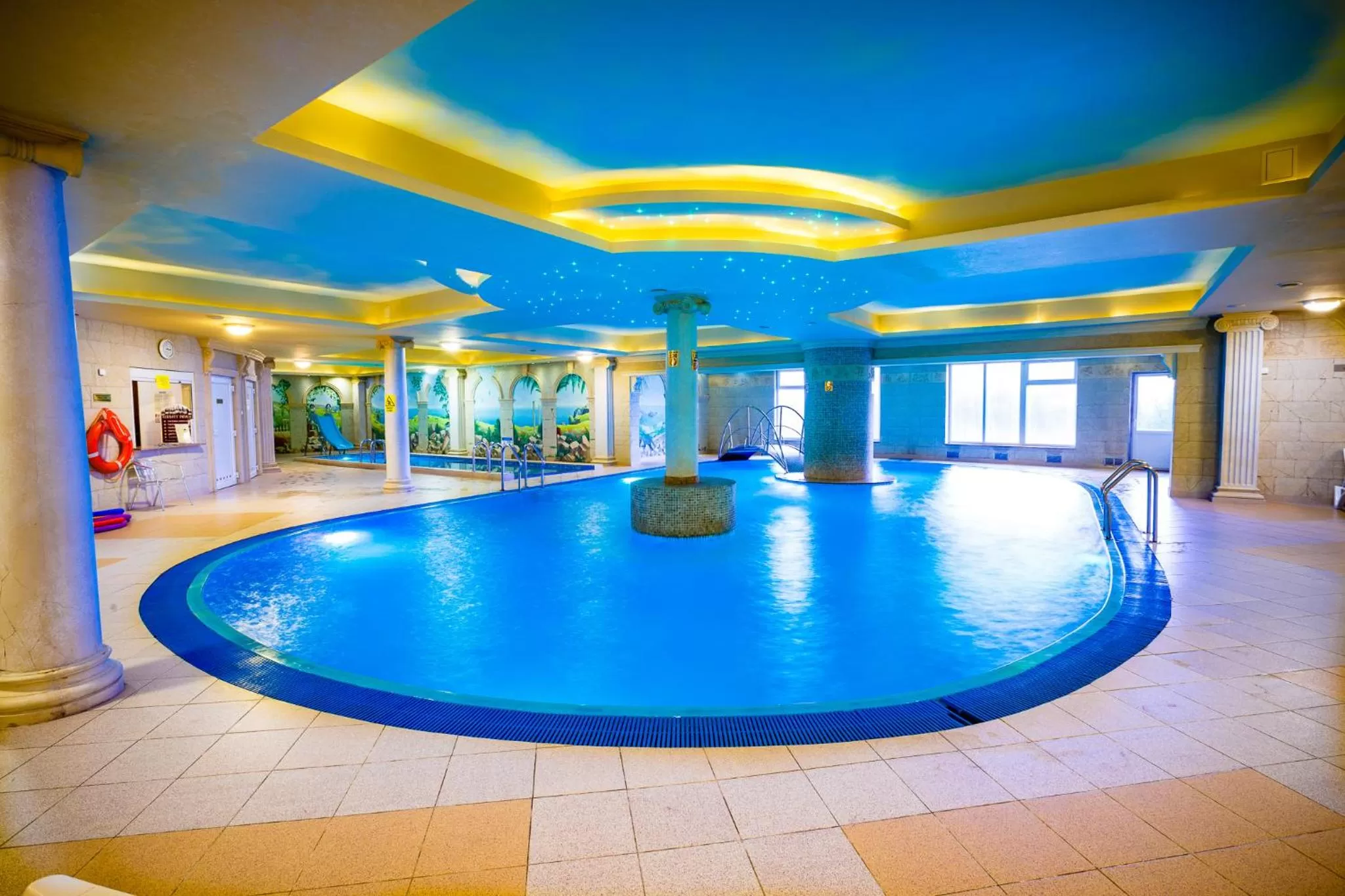 Swimming pool in Spa Hotel Gloria Przemyśl