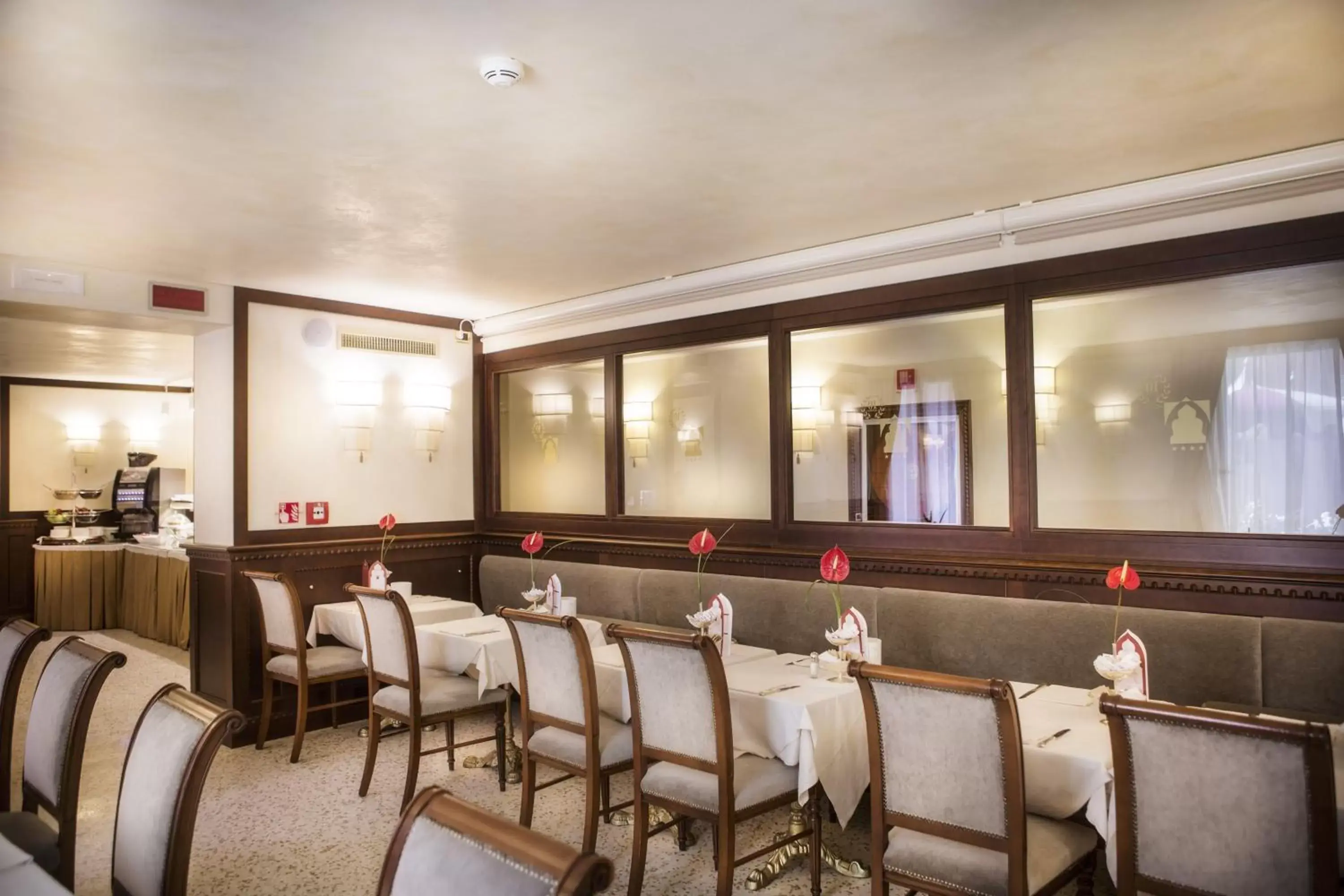 Restaurant/places to eat in Ai Mori d'Oriente Restaurant/places to eat in Ai Mori d'Oriente