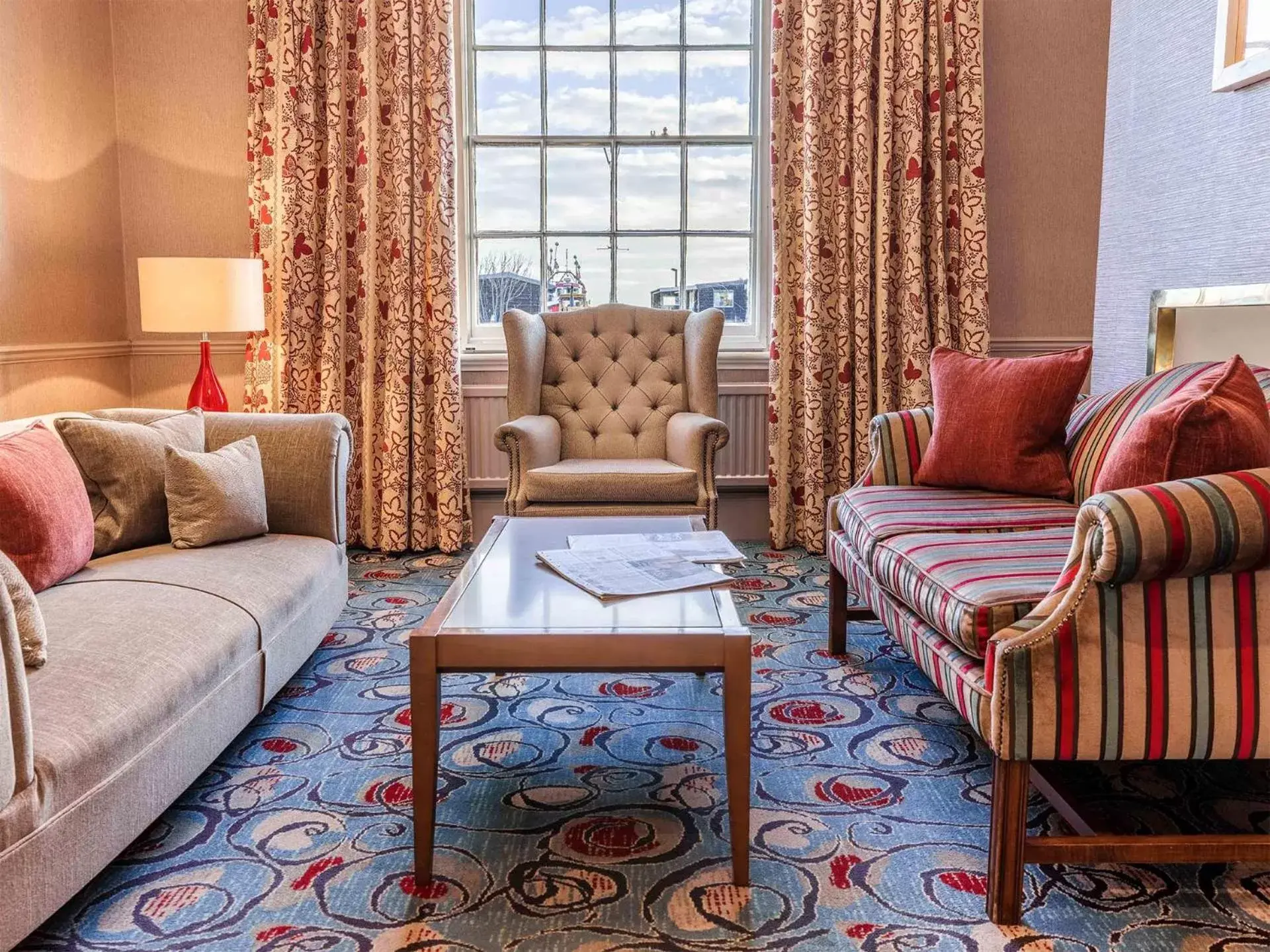 Living room, Seating Area in The White Lion Hotel