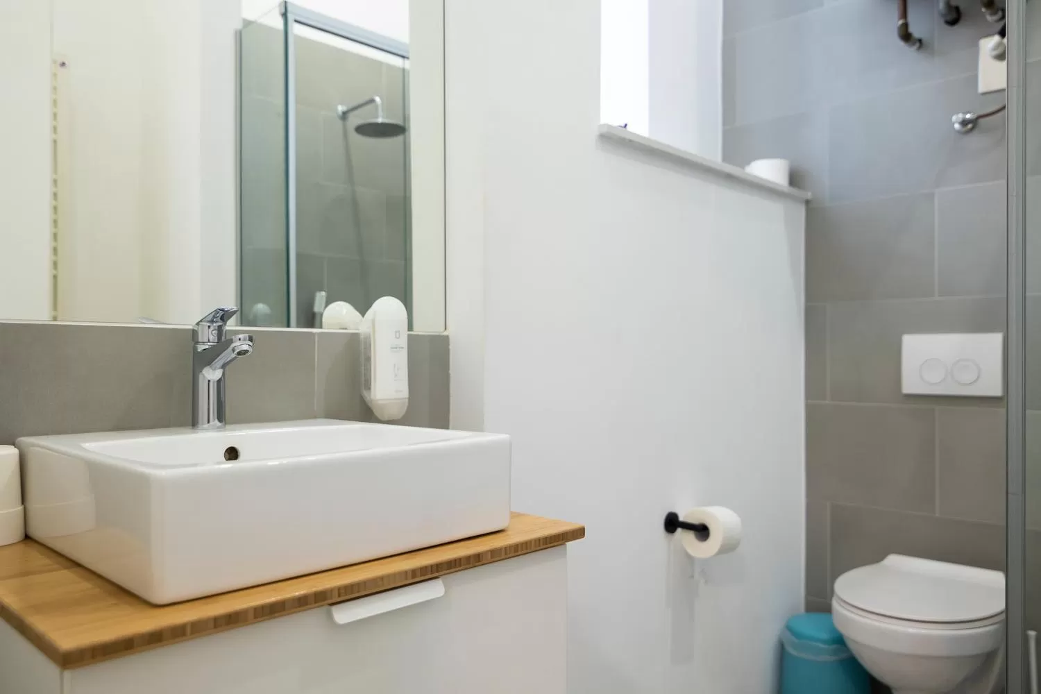 Toilet in Doma Zagreb Aparthotel