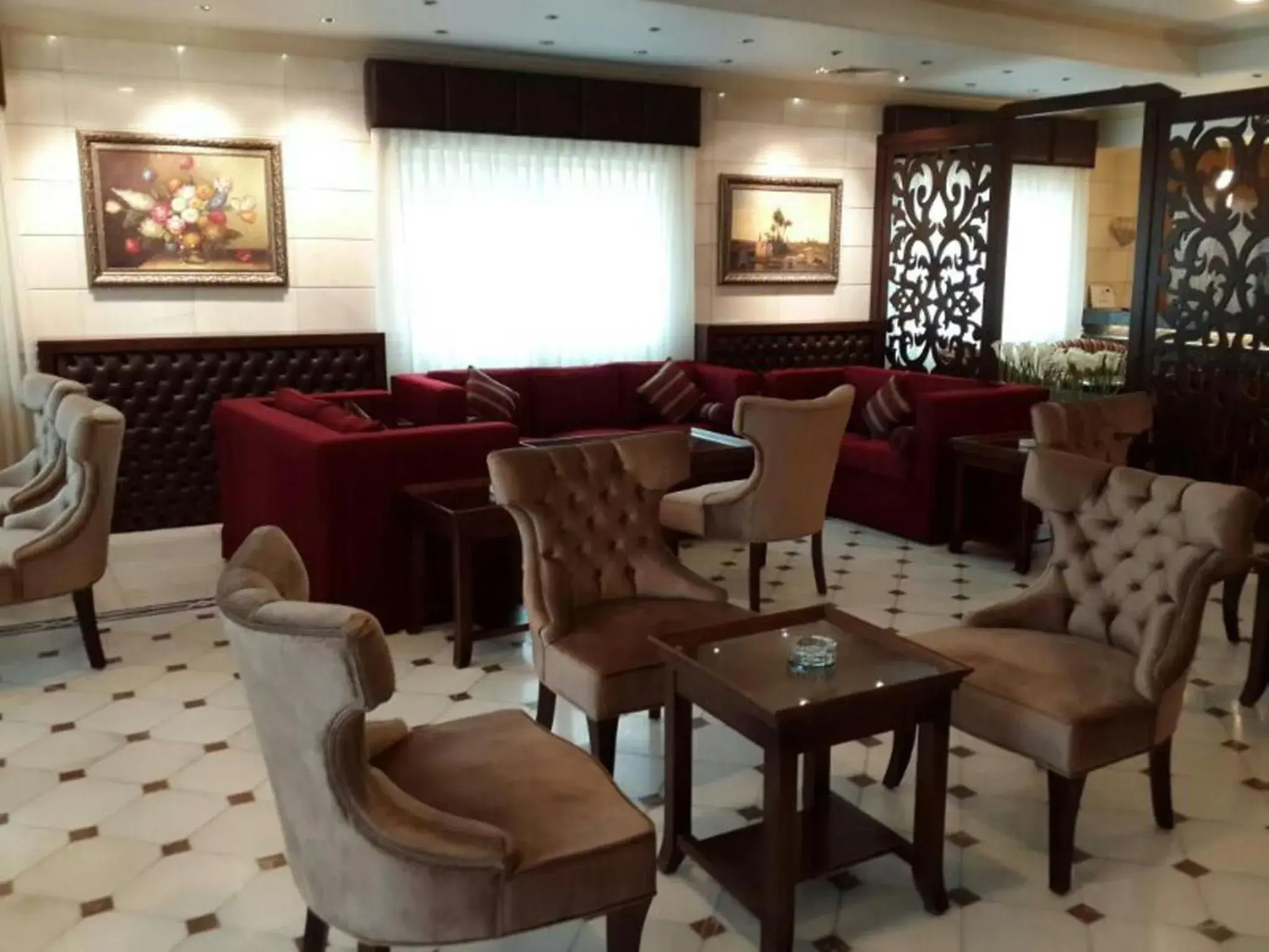 Lobby or reception, Lounge/Bar in Al Thuraya Hotel