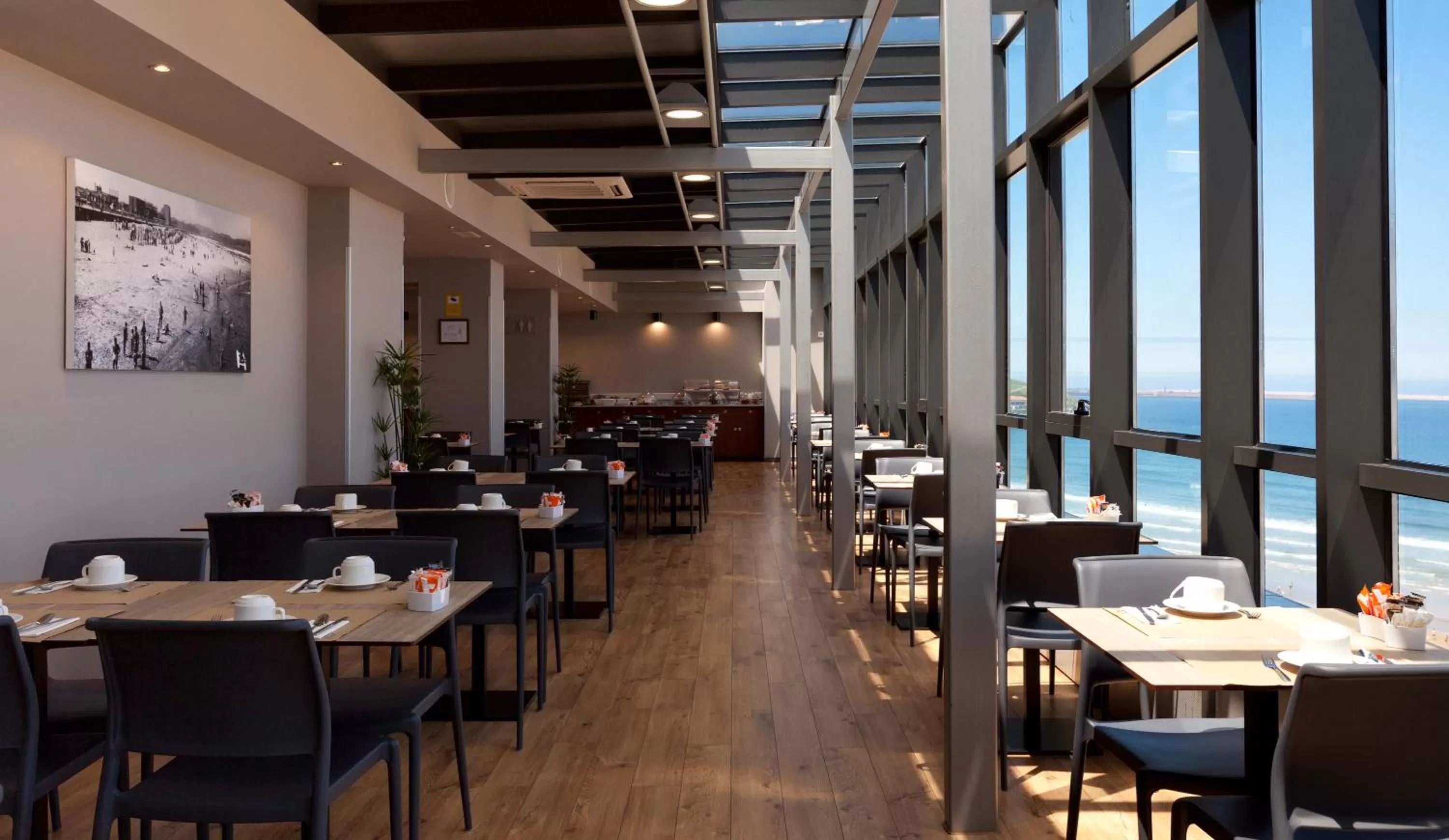 Restaurant/places to eat in Hotel Príncipe de Asturias