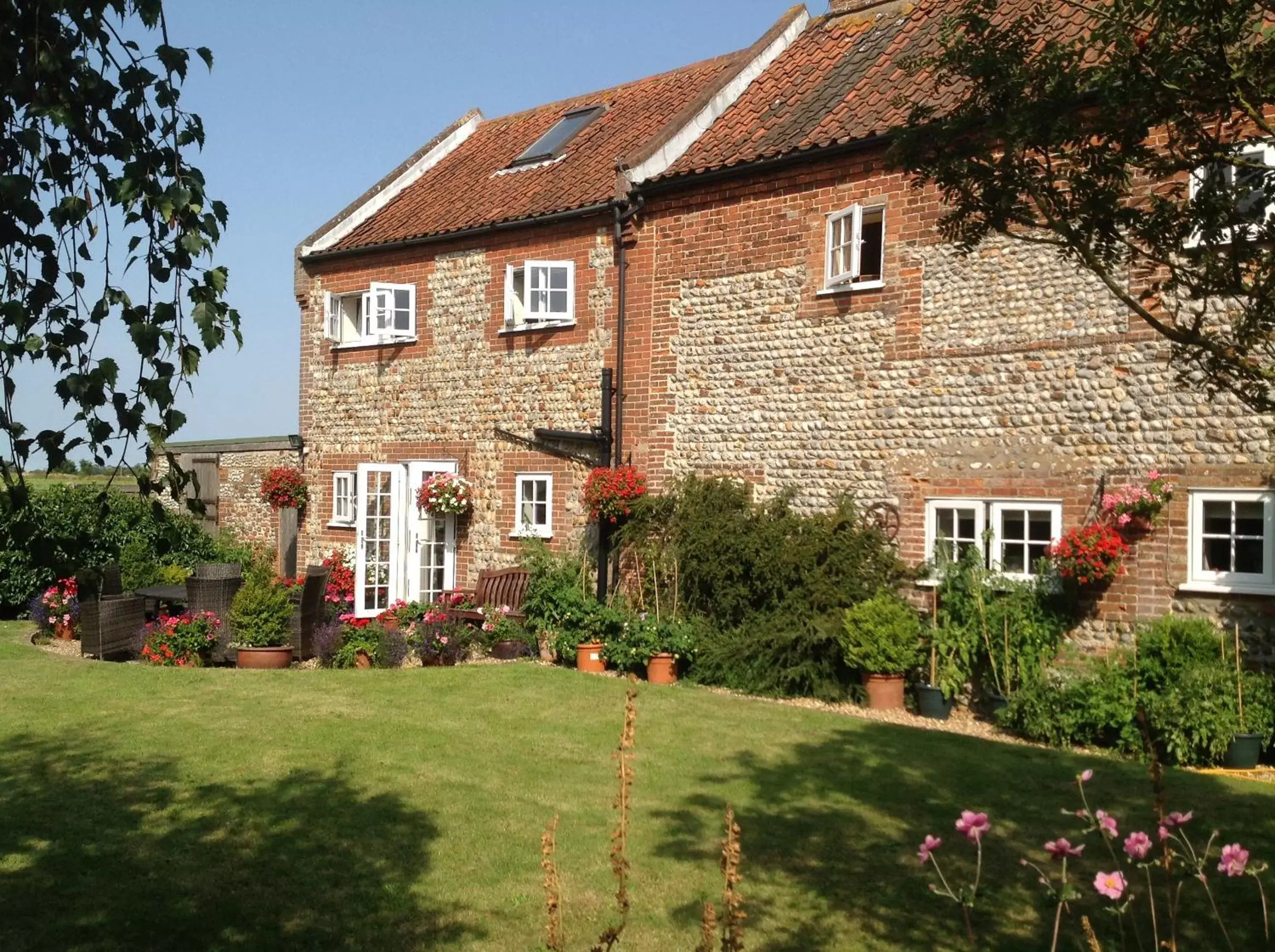 Property Building in Primrose Cottage