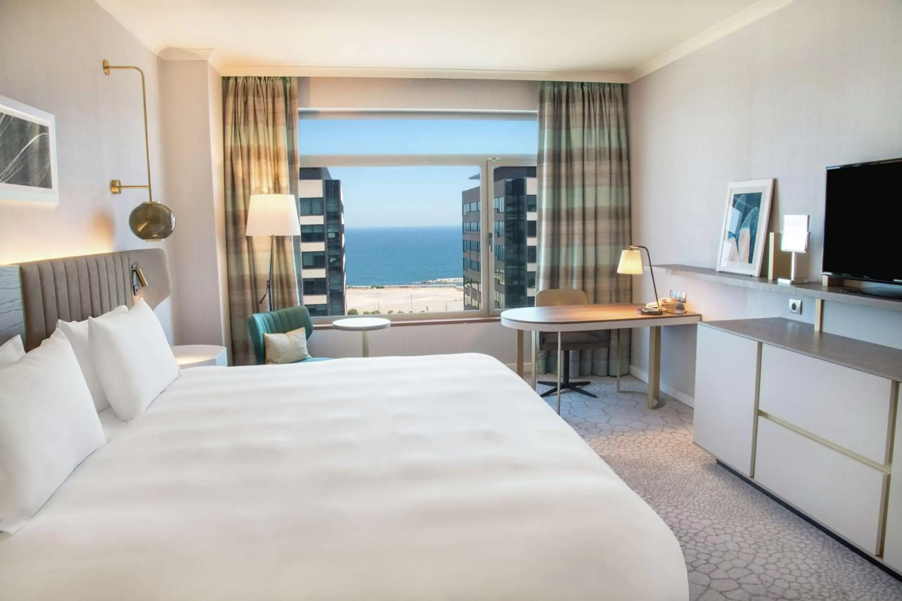 Bed, Sea View in Hilton Diagonal Mar Barcelona