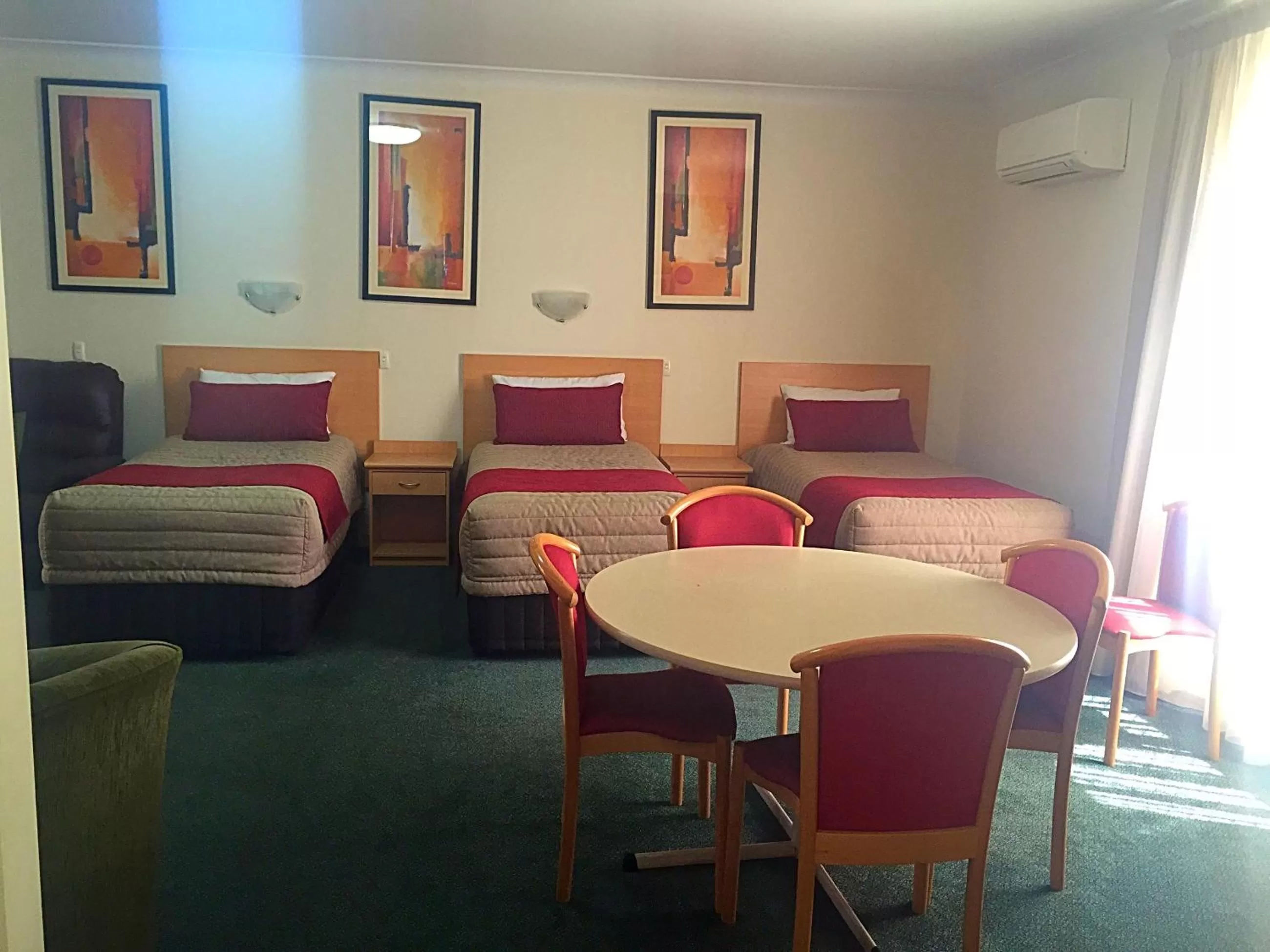 Photo of the whole room, Bed in Abel Tasman Motor Inn
