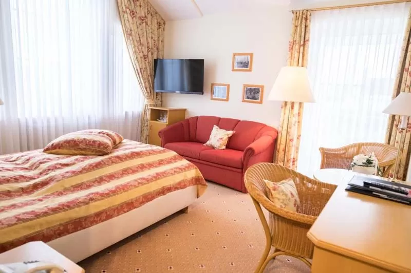 Photo of the whole room, Bed in Hotel Kastanienhof