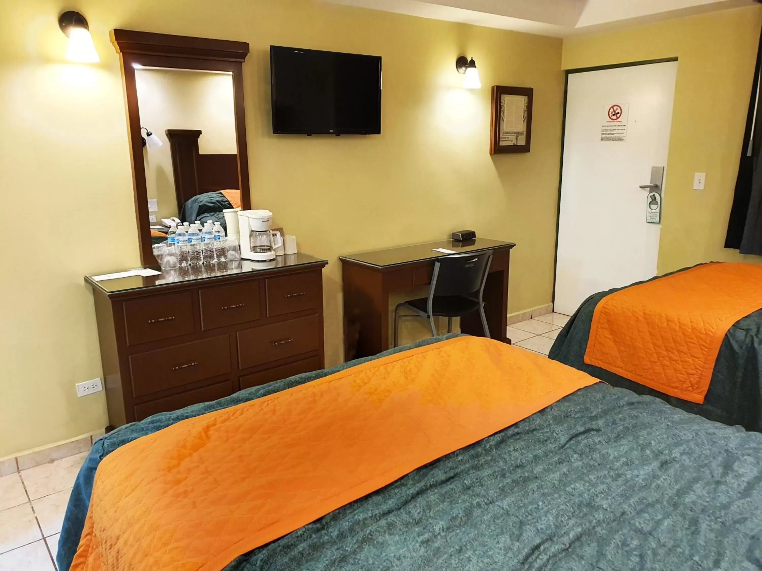 Bed, TV/Entertainment Center in Hotel Marques de Cima