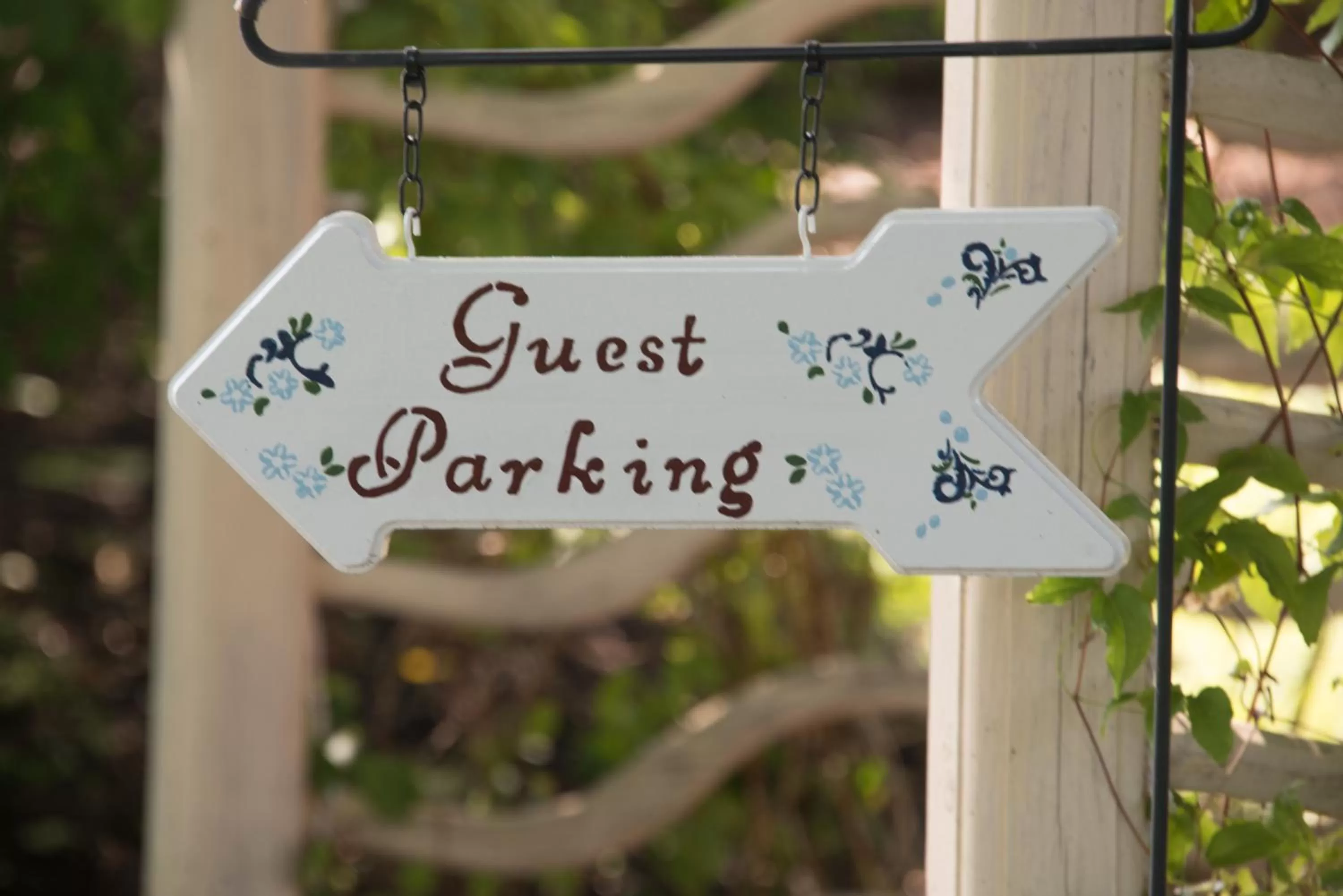 Property logo or sign in Sutherland House Victorian Bed and Breakfast