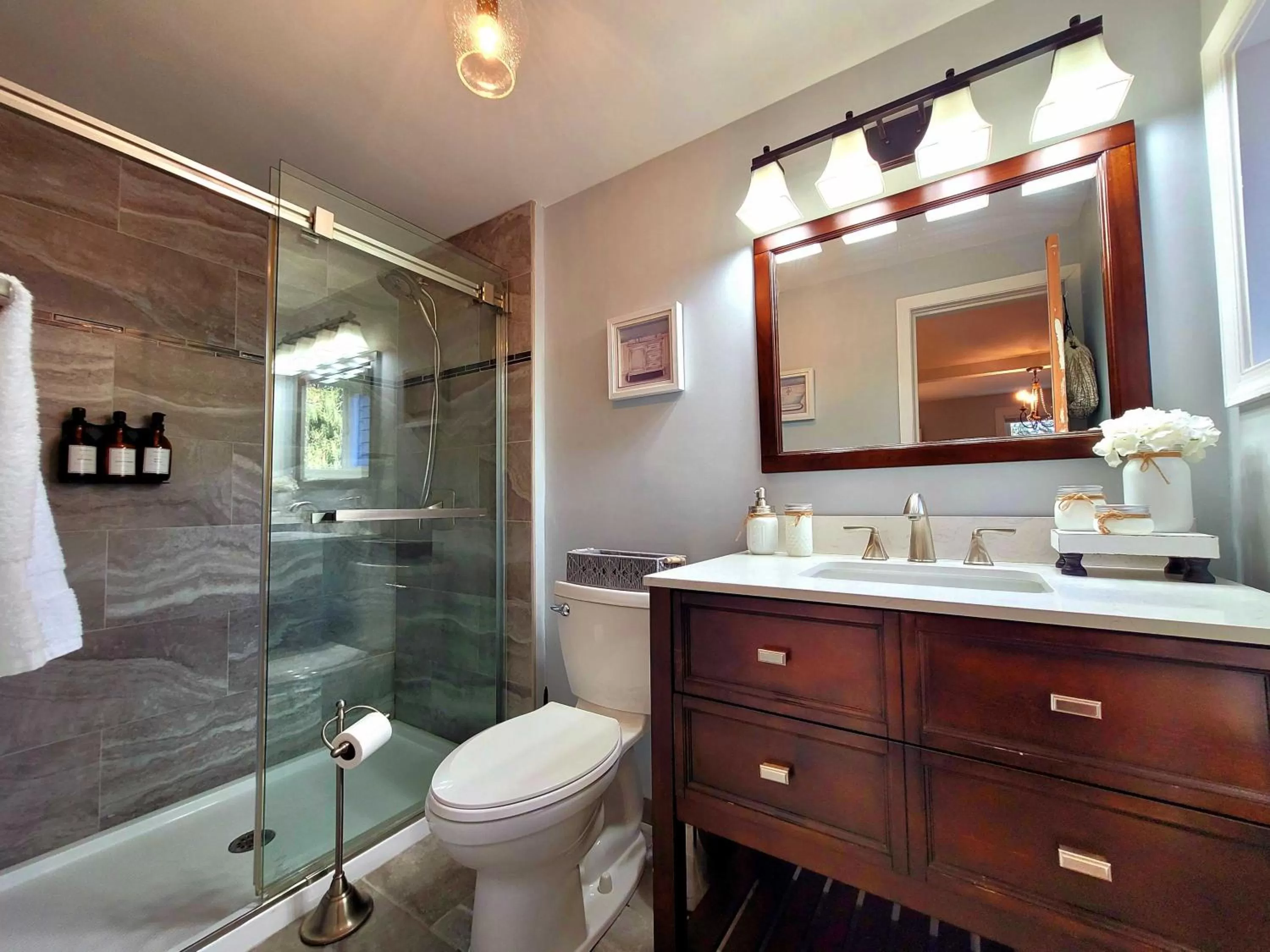 Bathroom in Pump House Inn & Spa