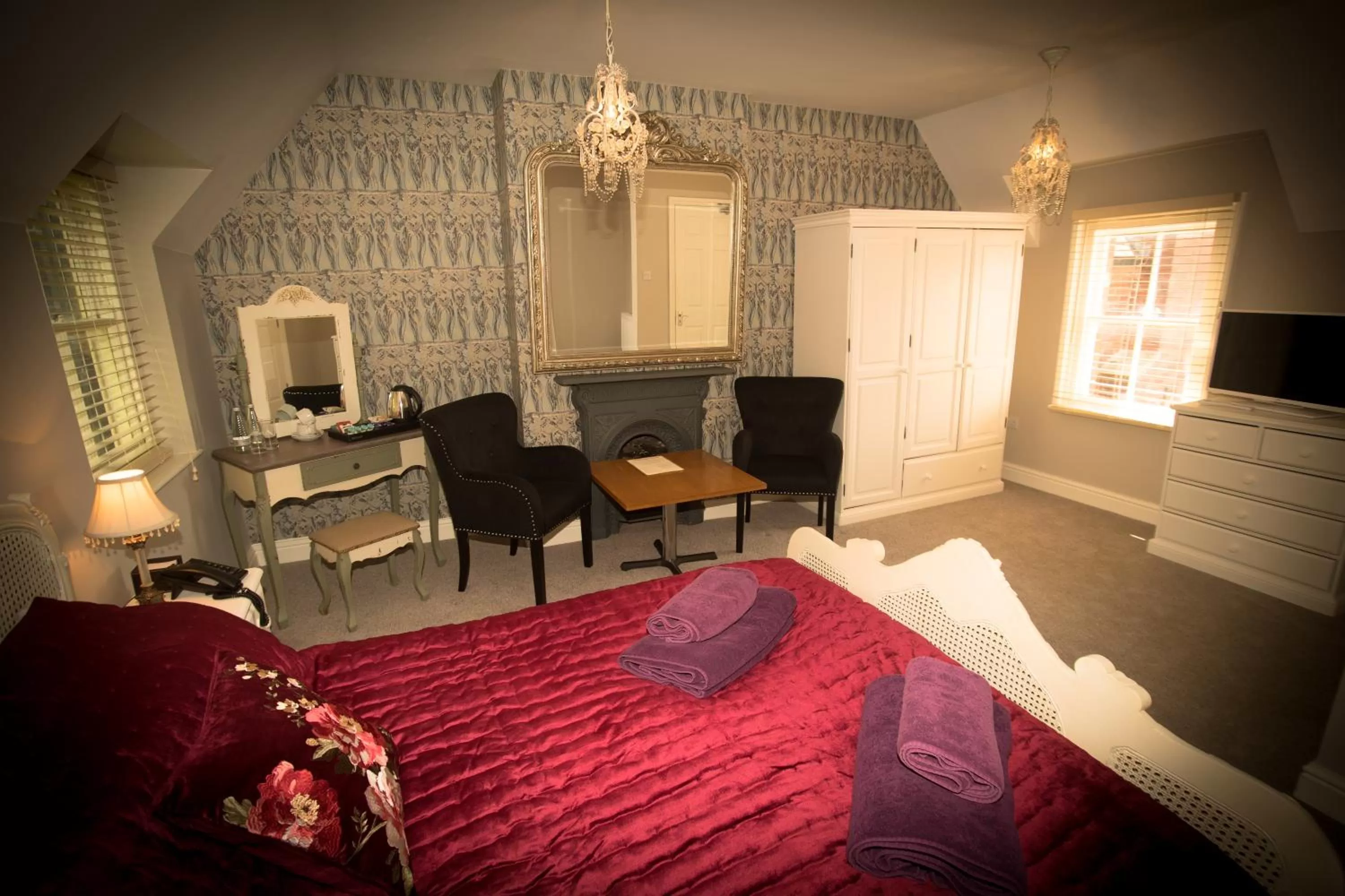 Photo of the whole room, Bed in Brockley Hall Hotel