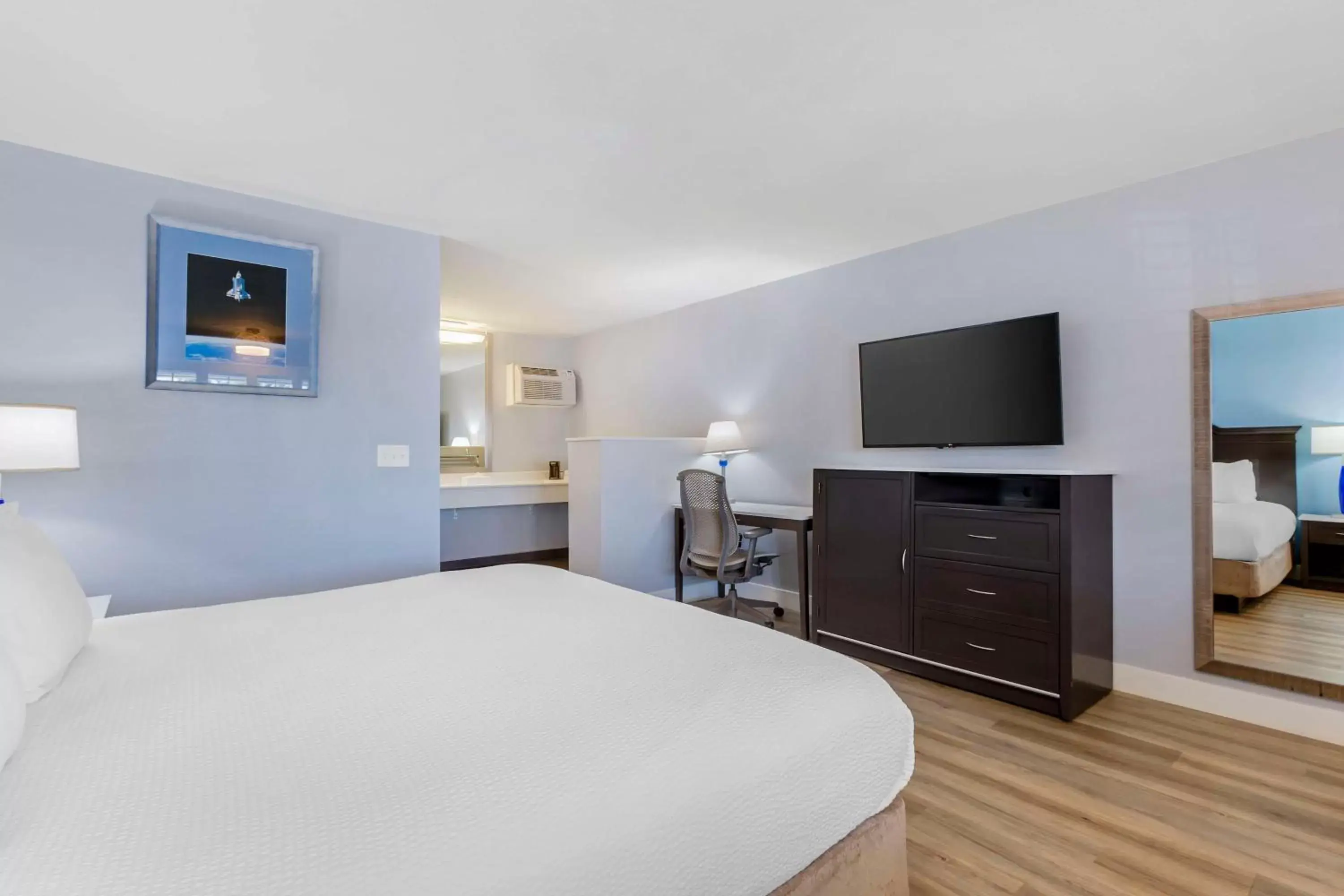 Bedroom, Bed in Best Western Space Age Lodge Bedroom, Bed in Best Western Space Age Lodge