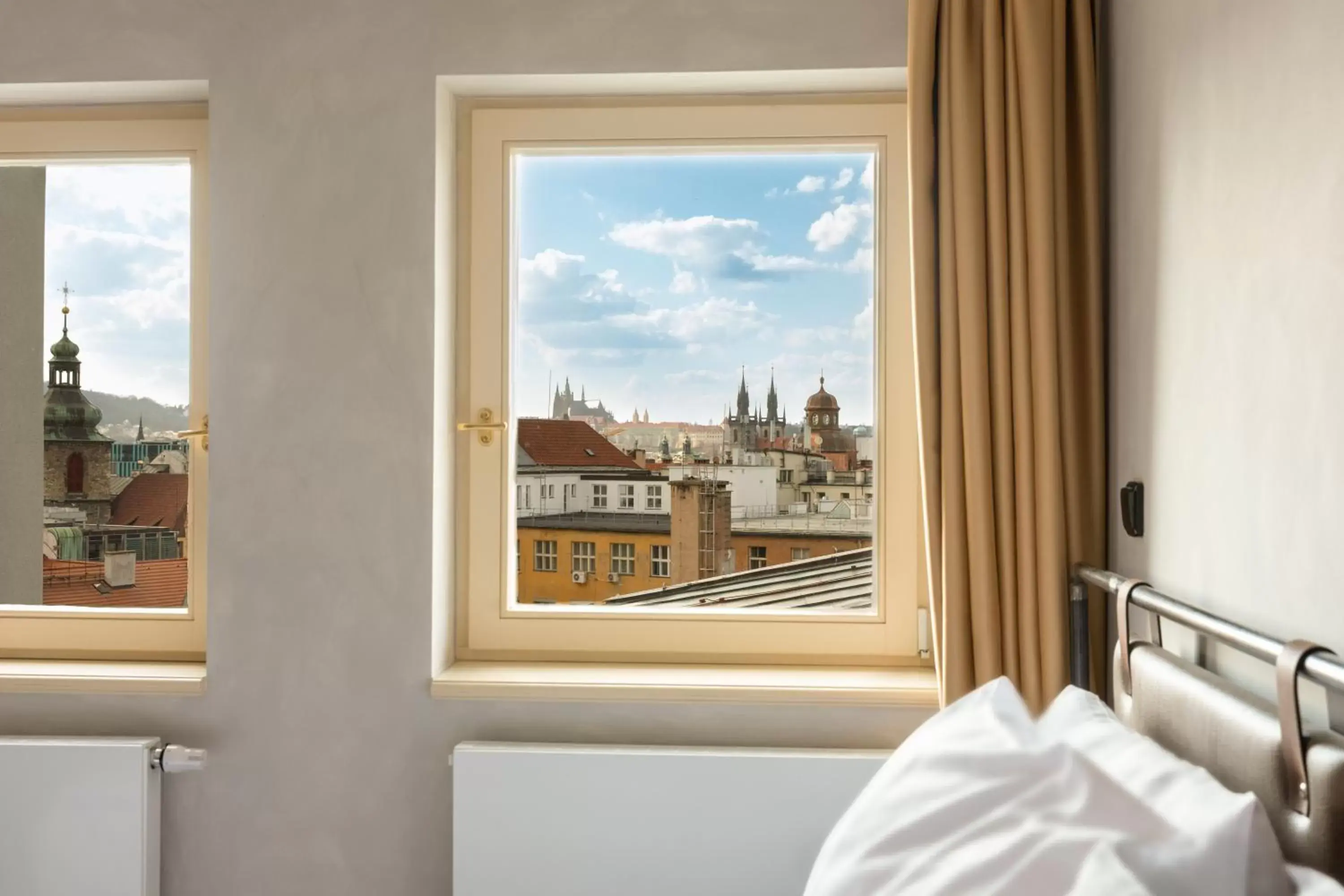 City view, Bed in Miss Sophie's Downtown City view, Bed in Miss Sophie's Downtown