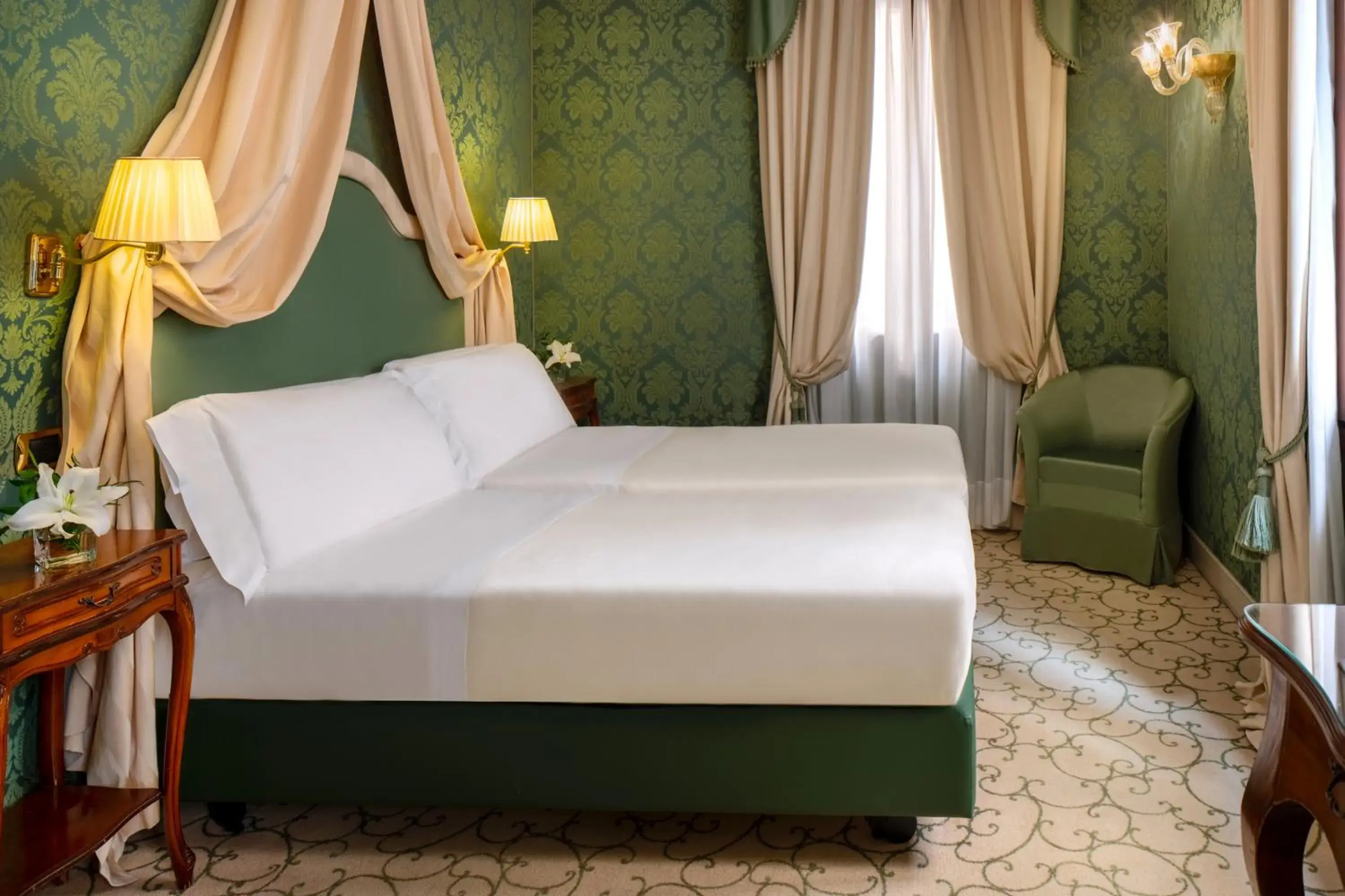Bed in Una Hotel Venezia
