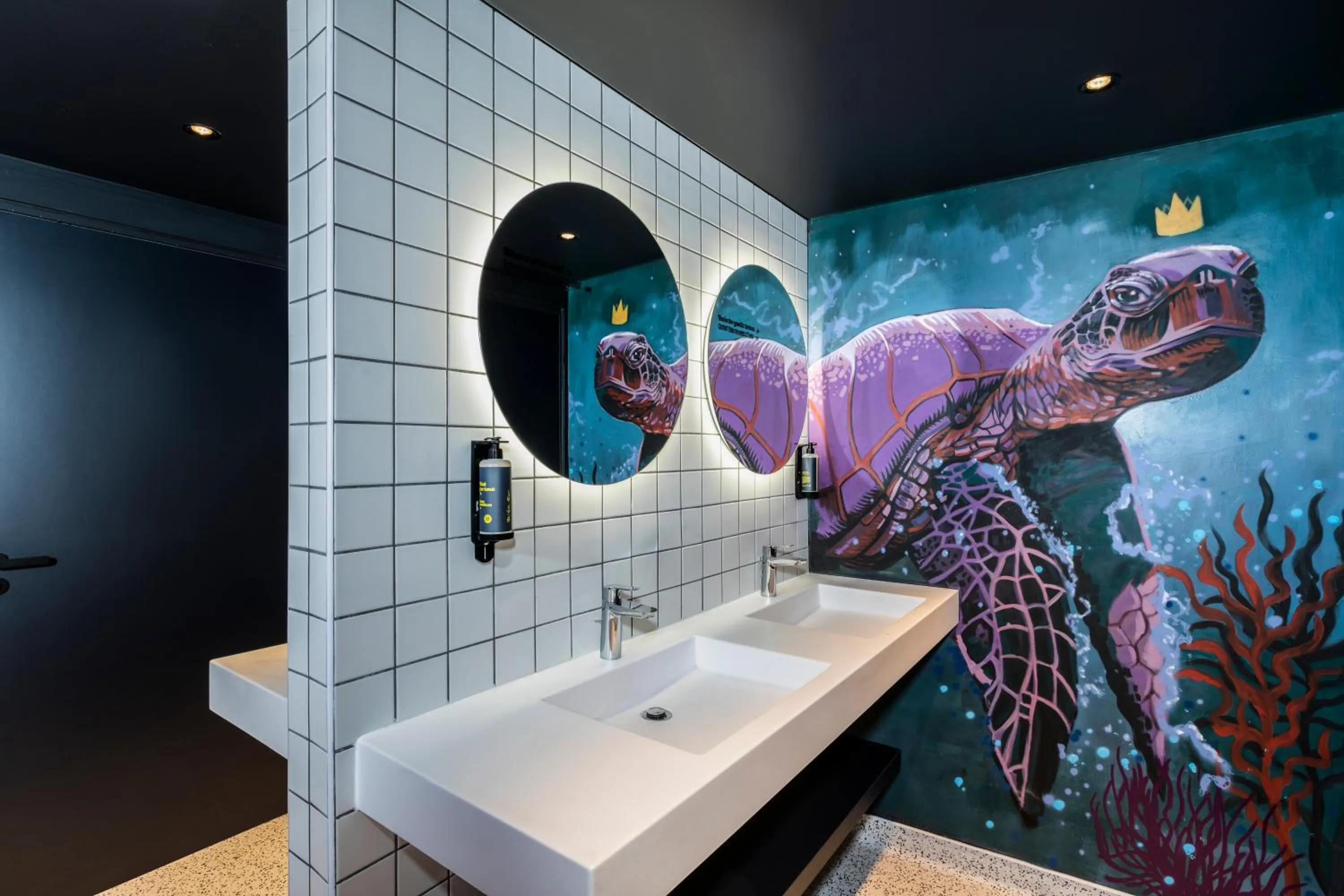 Bathroom in JO&JOE Paris - Nation