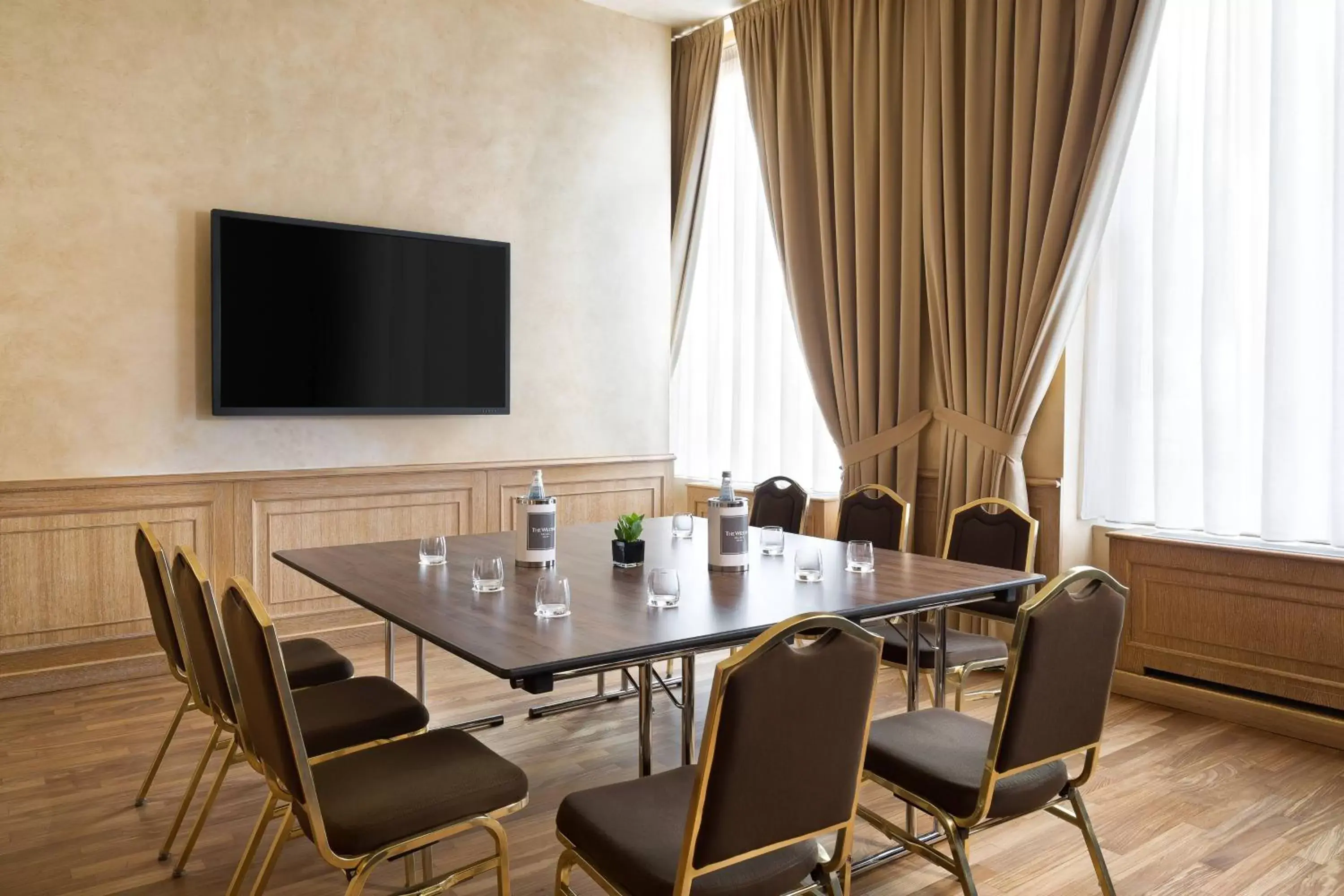 Meeting/conference room, TV/Entertainment Center in The Westin Palace, Milan